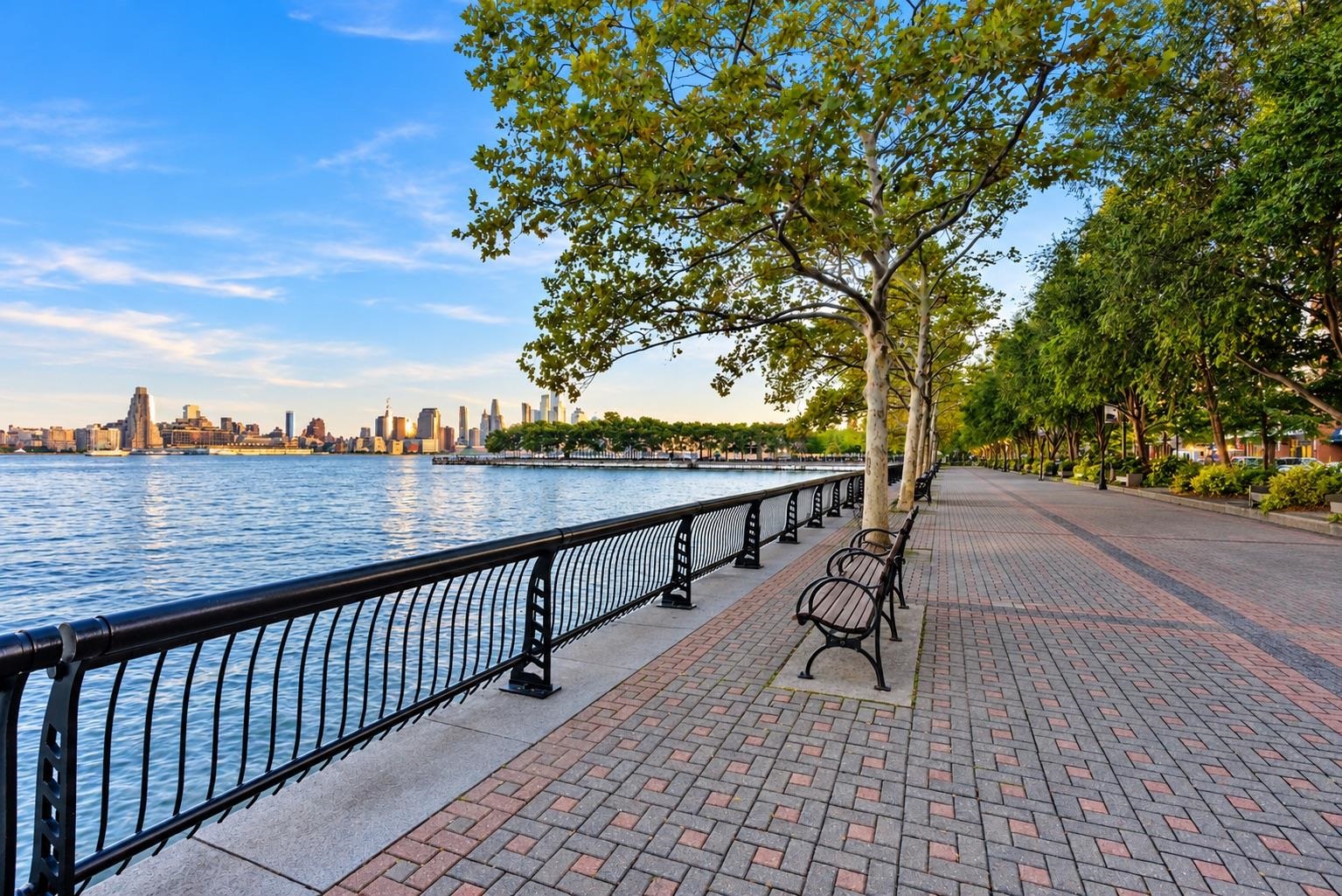 522 HUDSON ST Unit: 4