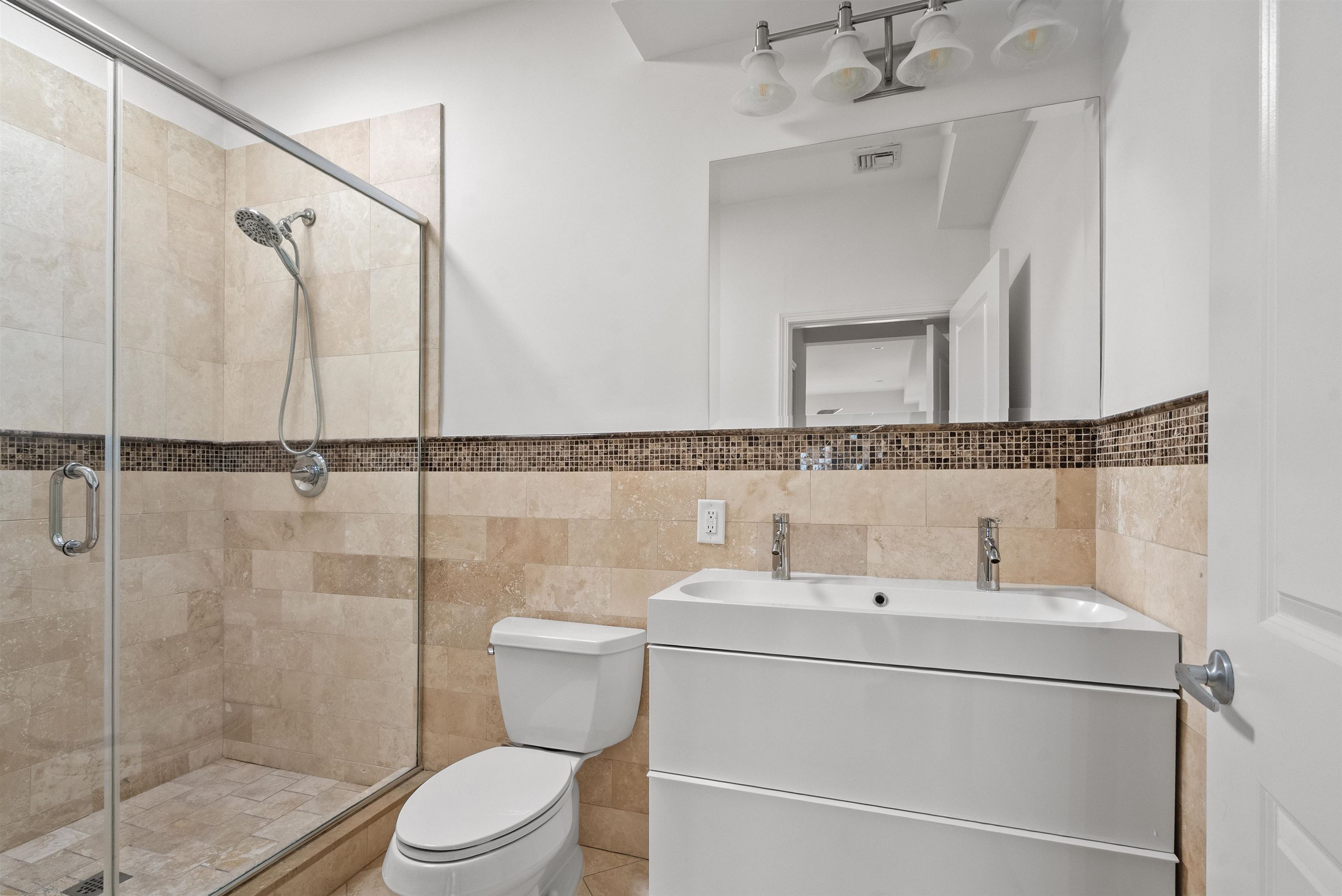 522 HUDSON ST Unit: 4