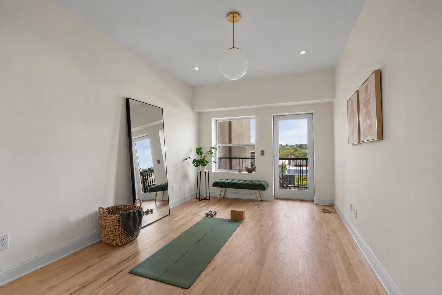 522 HUDSON ST Unit: 4