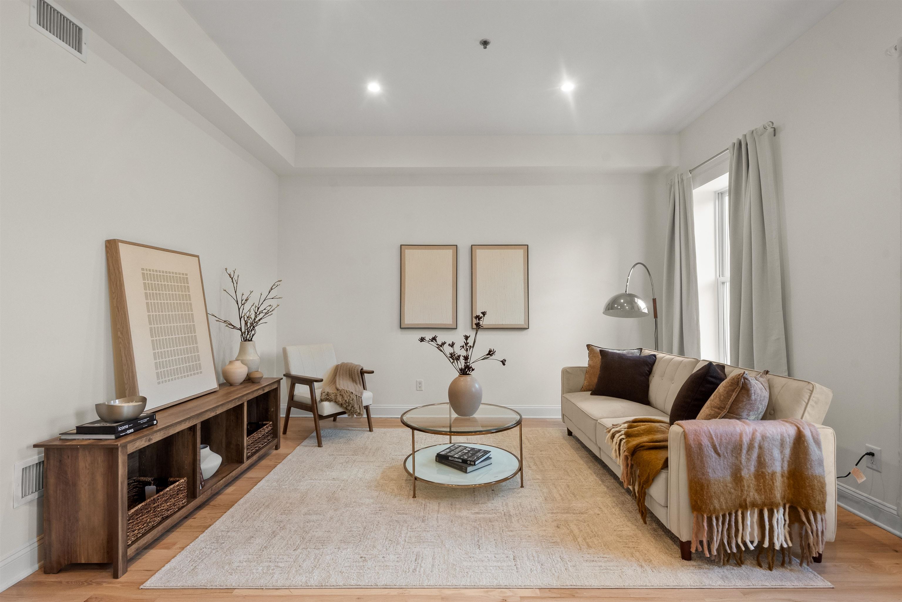522 HUDSON ST Unit: 4