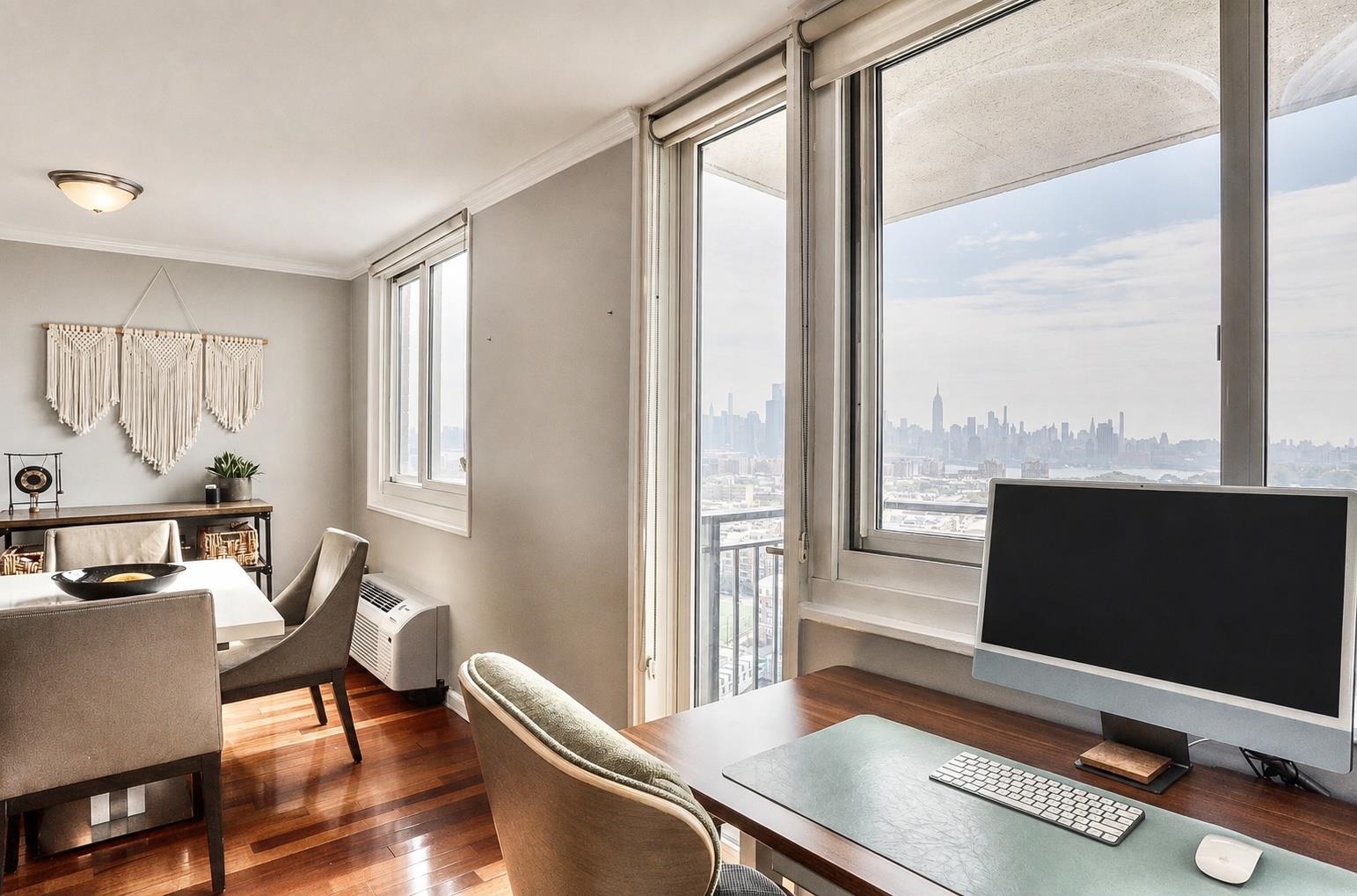 100 MANHATTAN AVE Unit: 1309