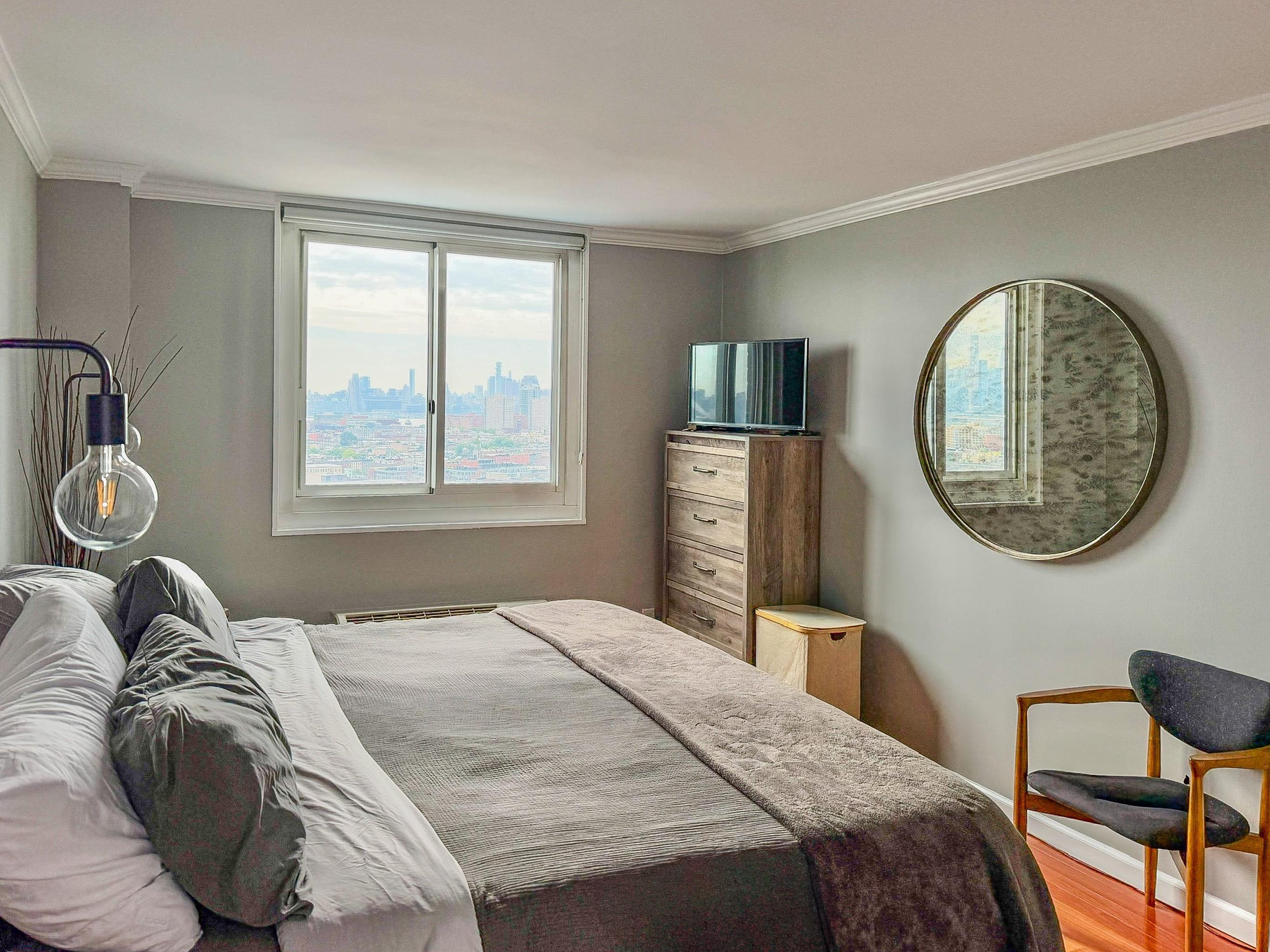 100 MANHATTAN AVE Unit: 1309