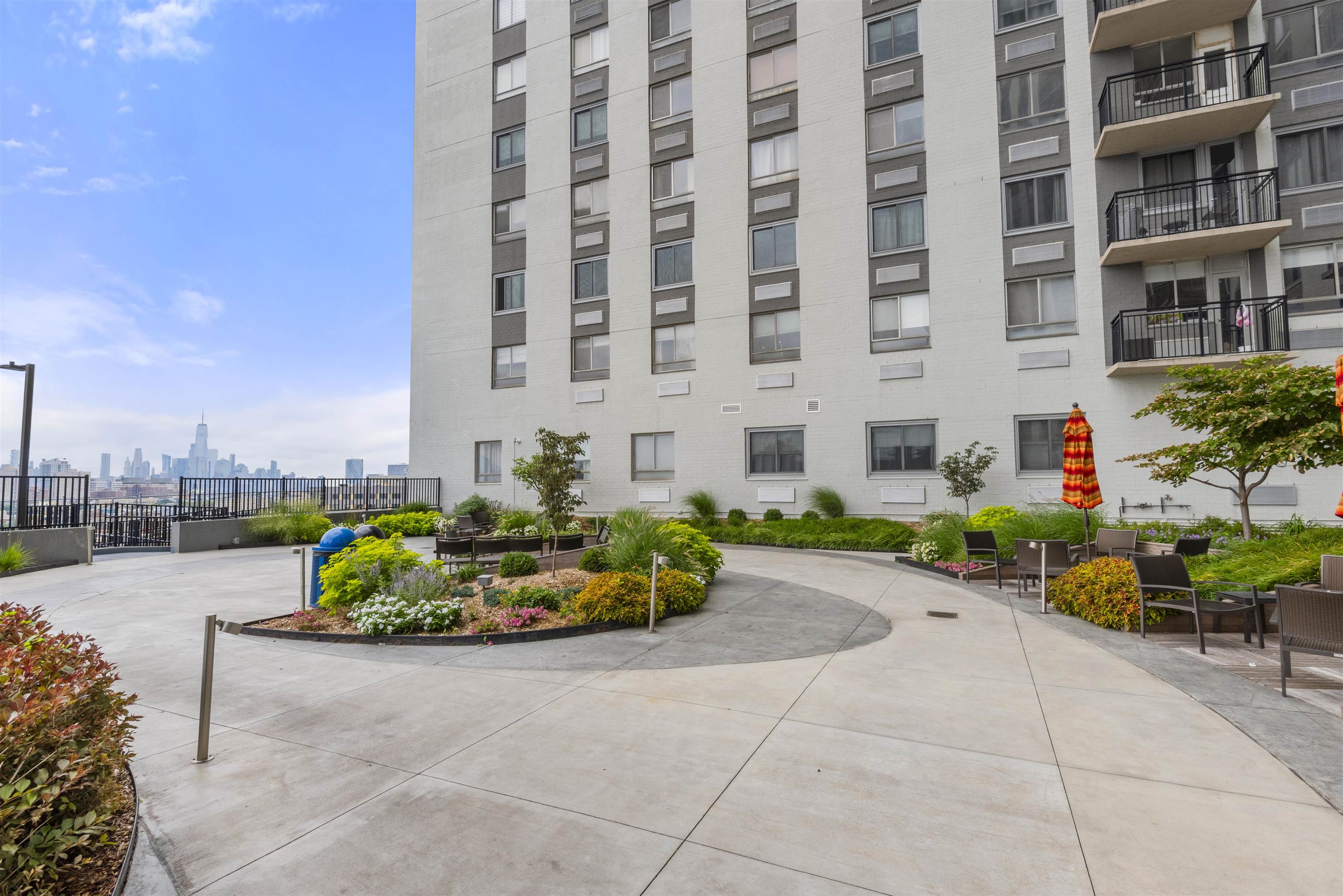 100 MANHATTAN AVE Unit: 1309