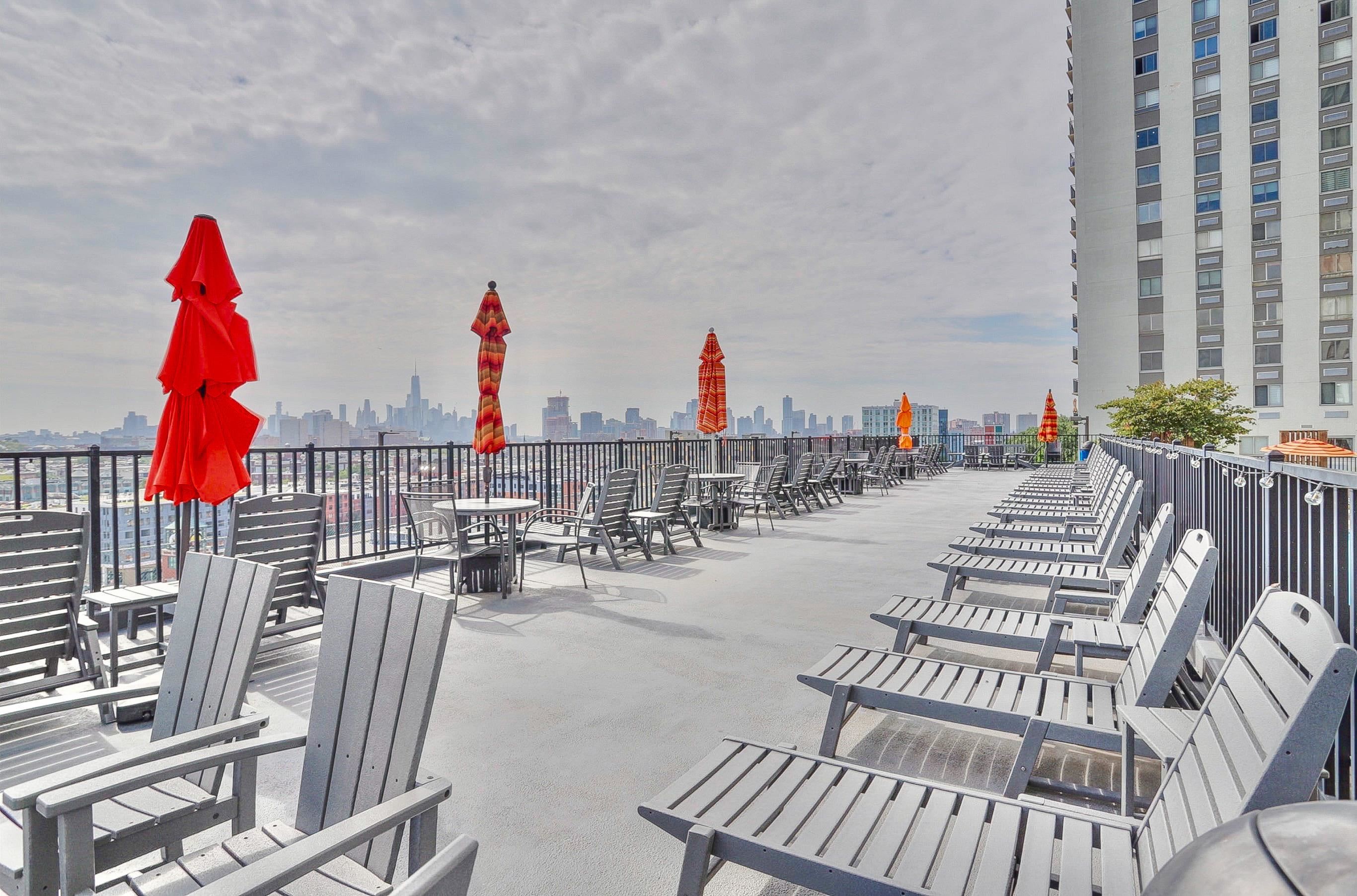 100 MANHATTAN AVE Unit: 1309