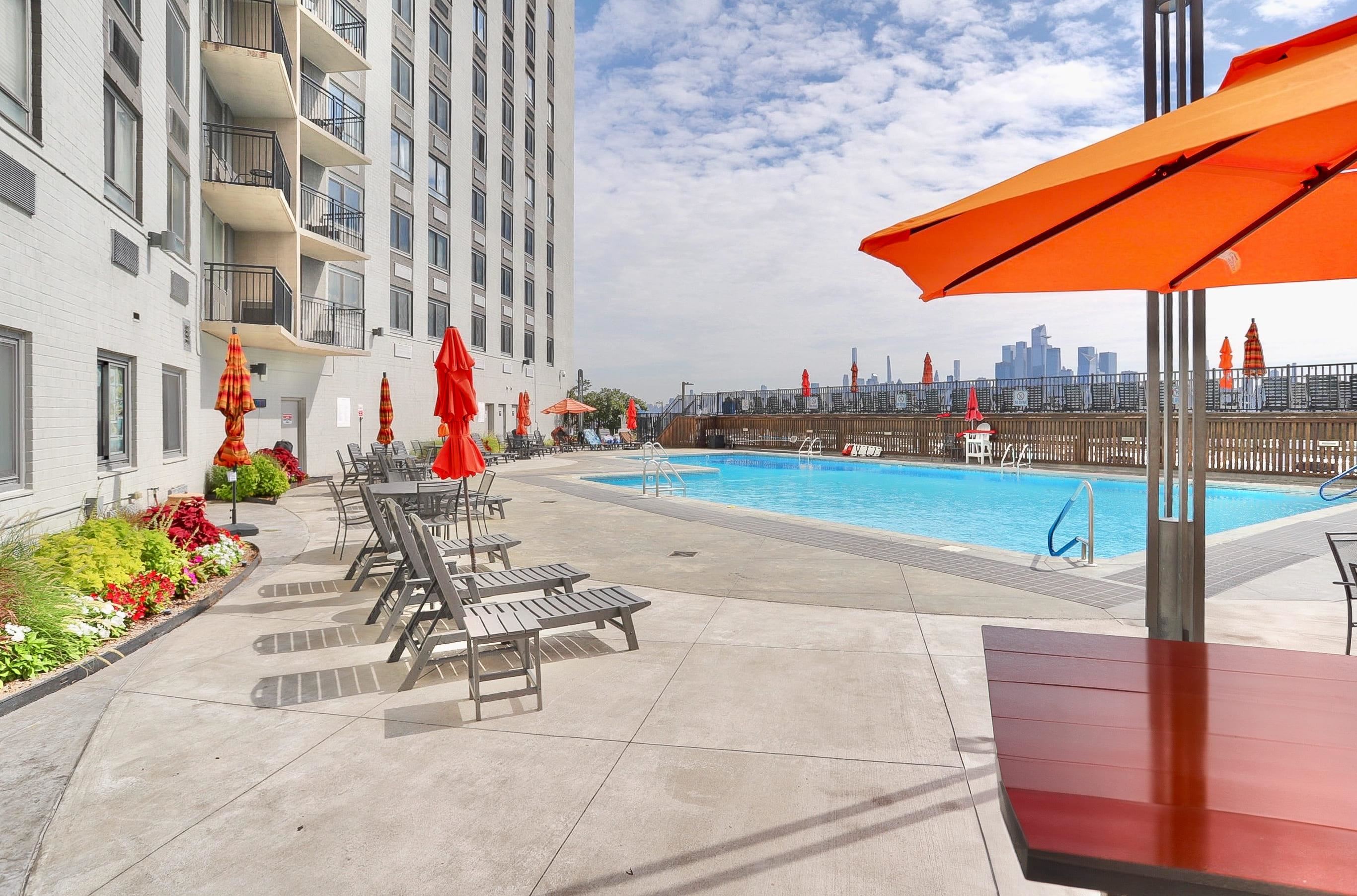 100 MANHATTAN AVE Unit: 1309