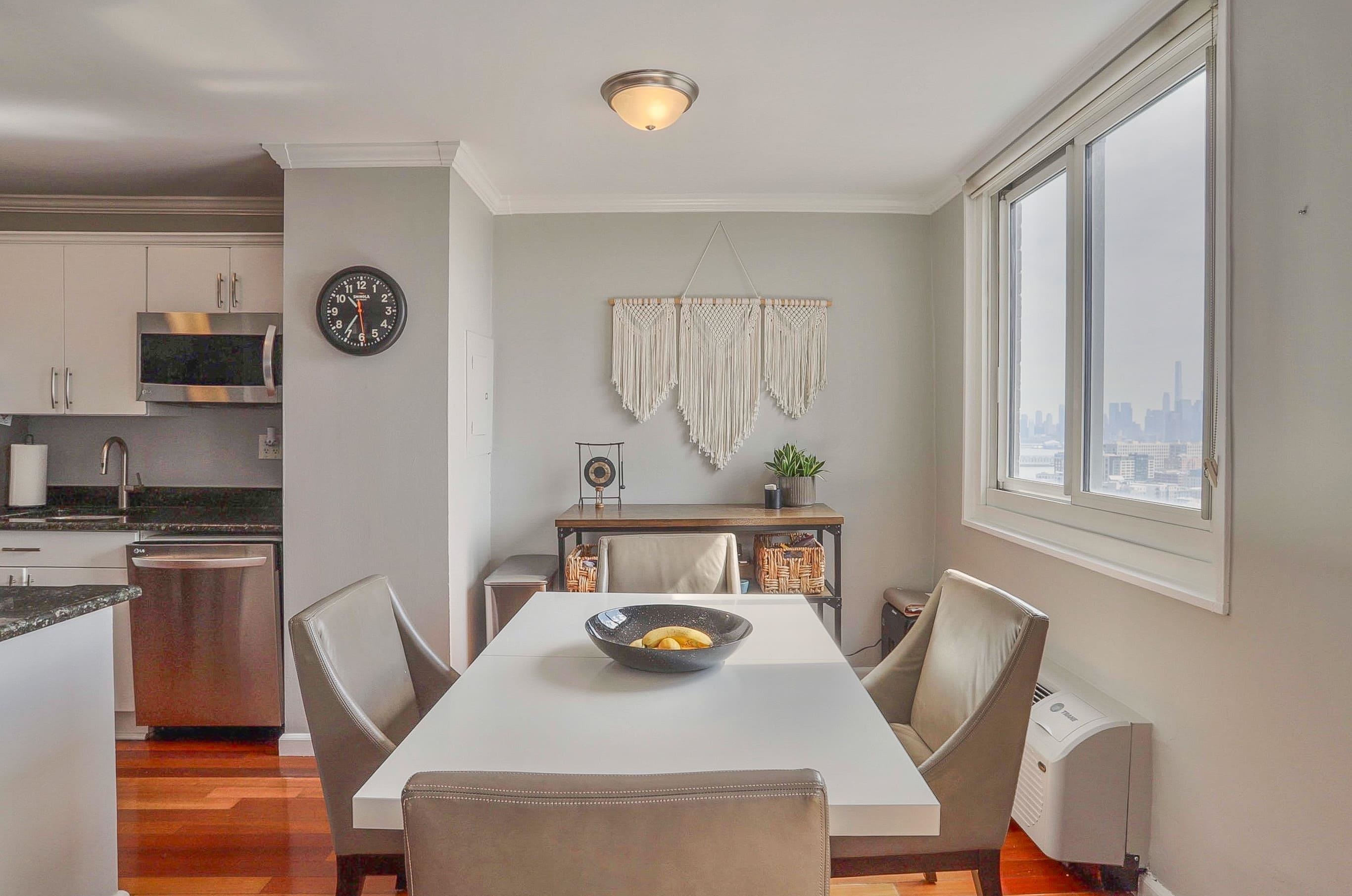 100 MANHATTAN AVE Unit: 1309