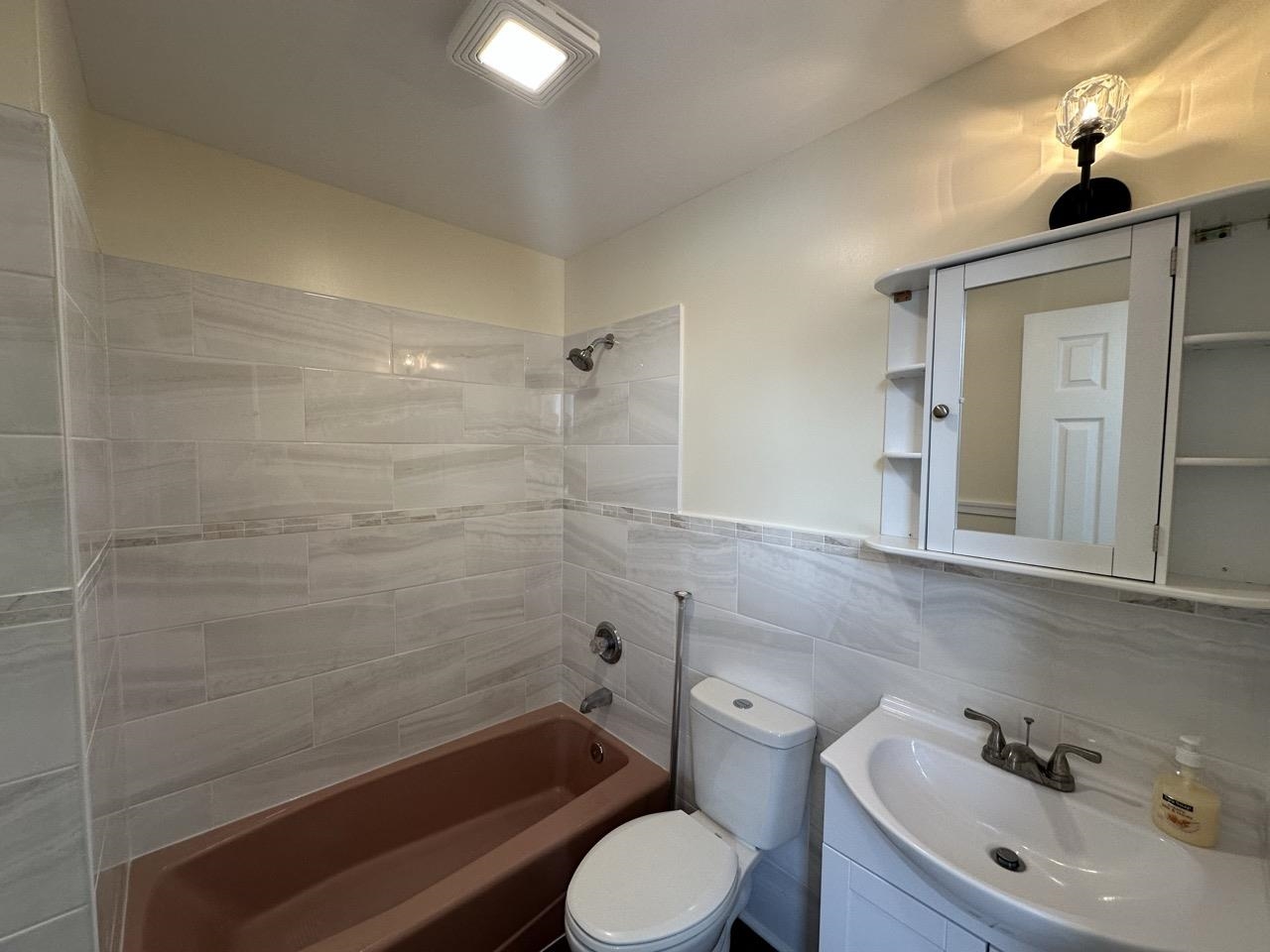 320 49TH ST Unit: 3A