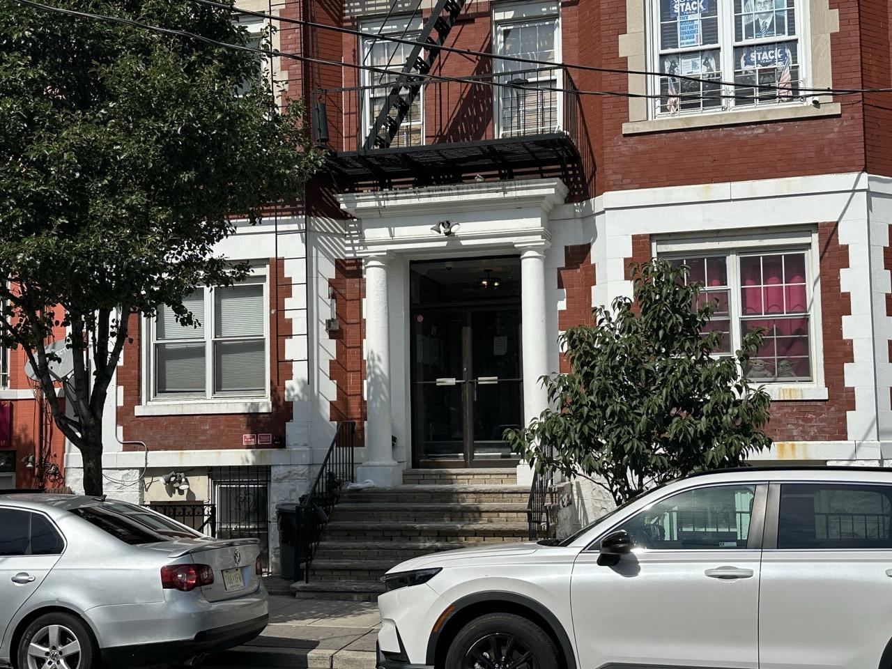 320 49TH ST Unit: 3A