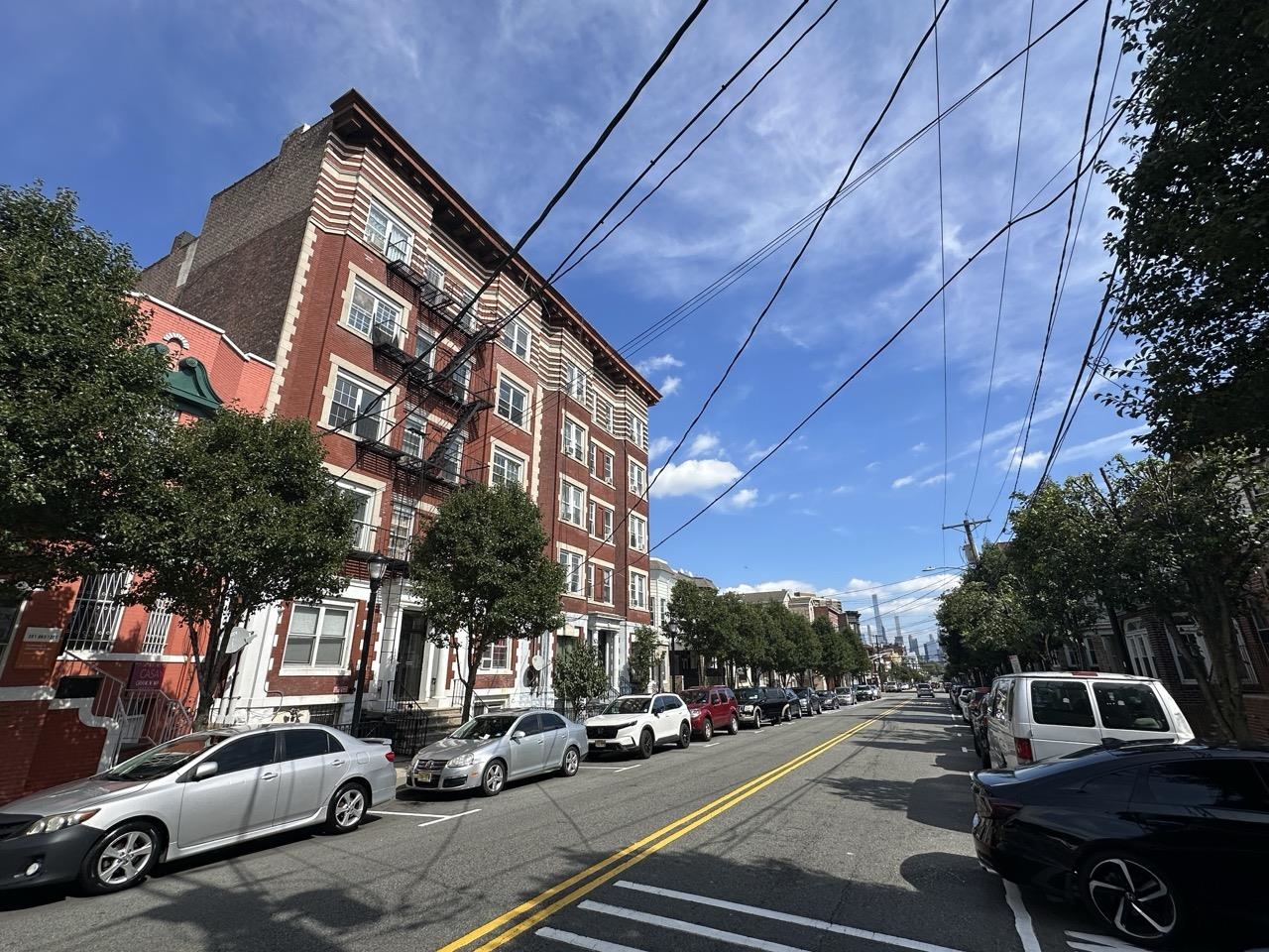 320 49TH ST Unit: 3A