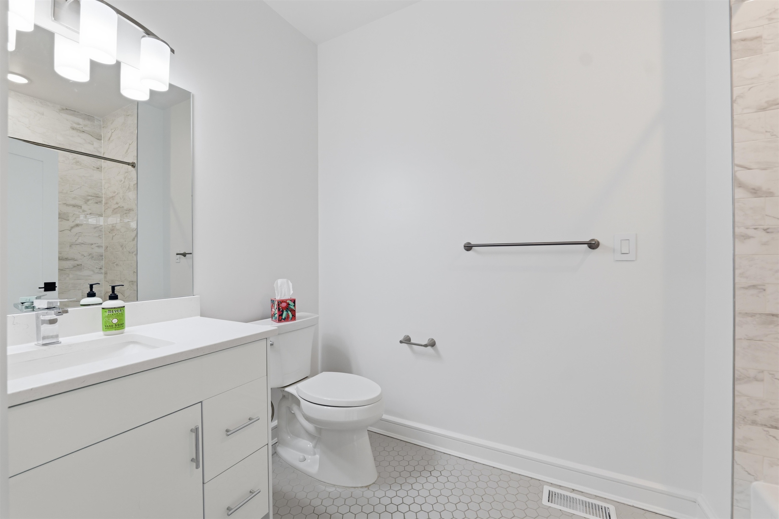 974 SUMMIT AVE Unit: 406
