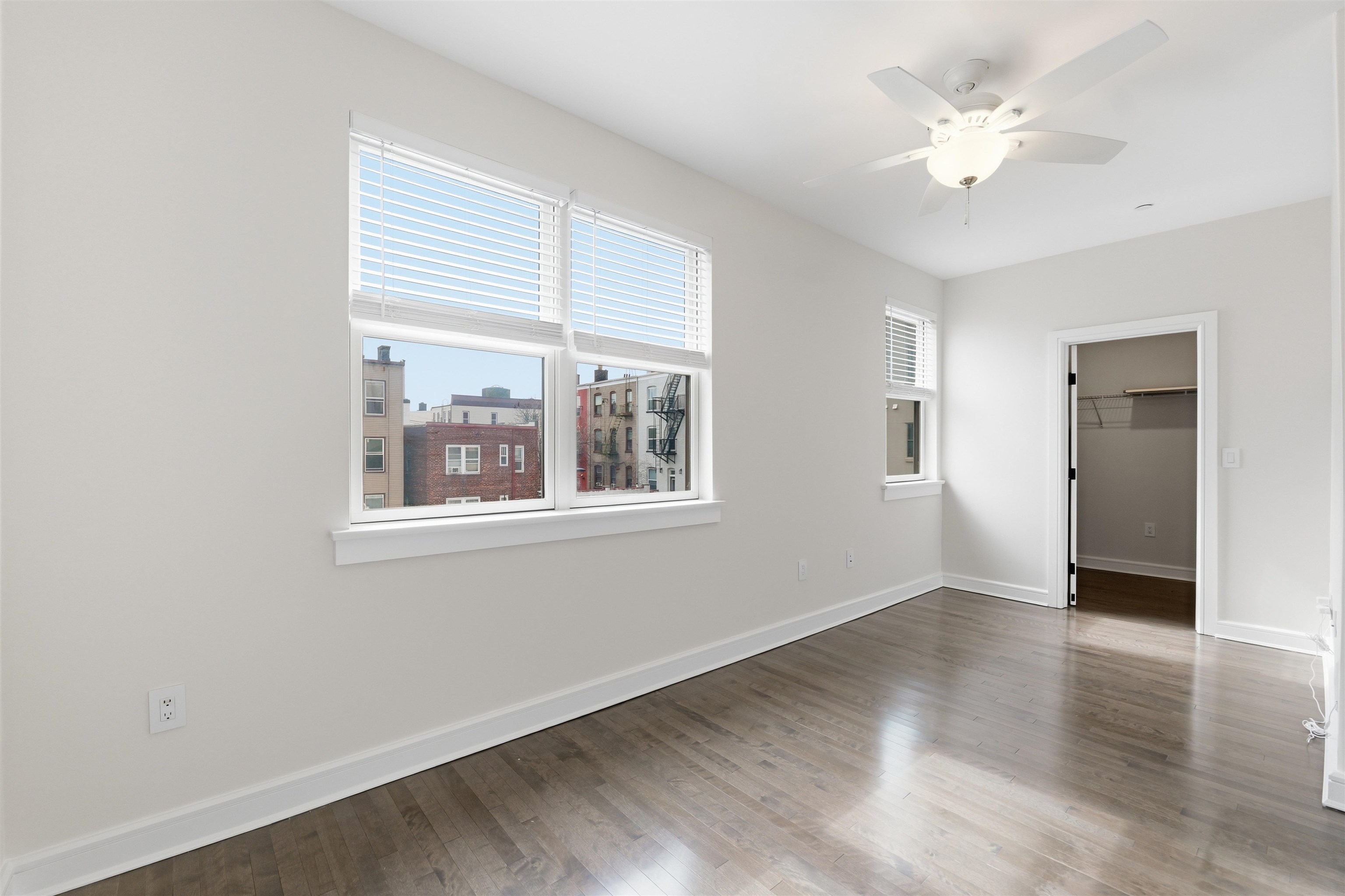 974 SUMMIT AVE Unit: 406