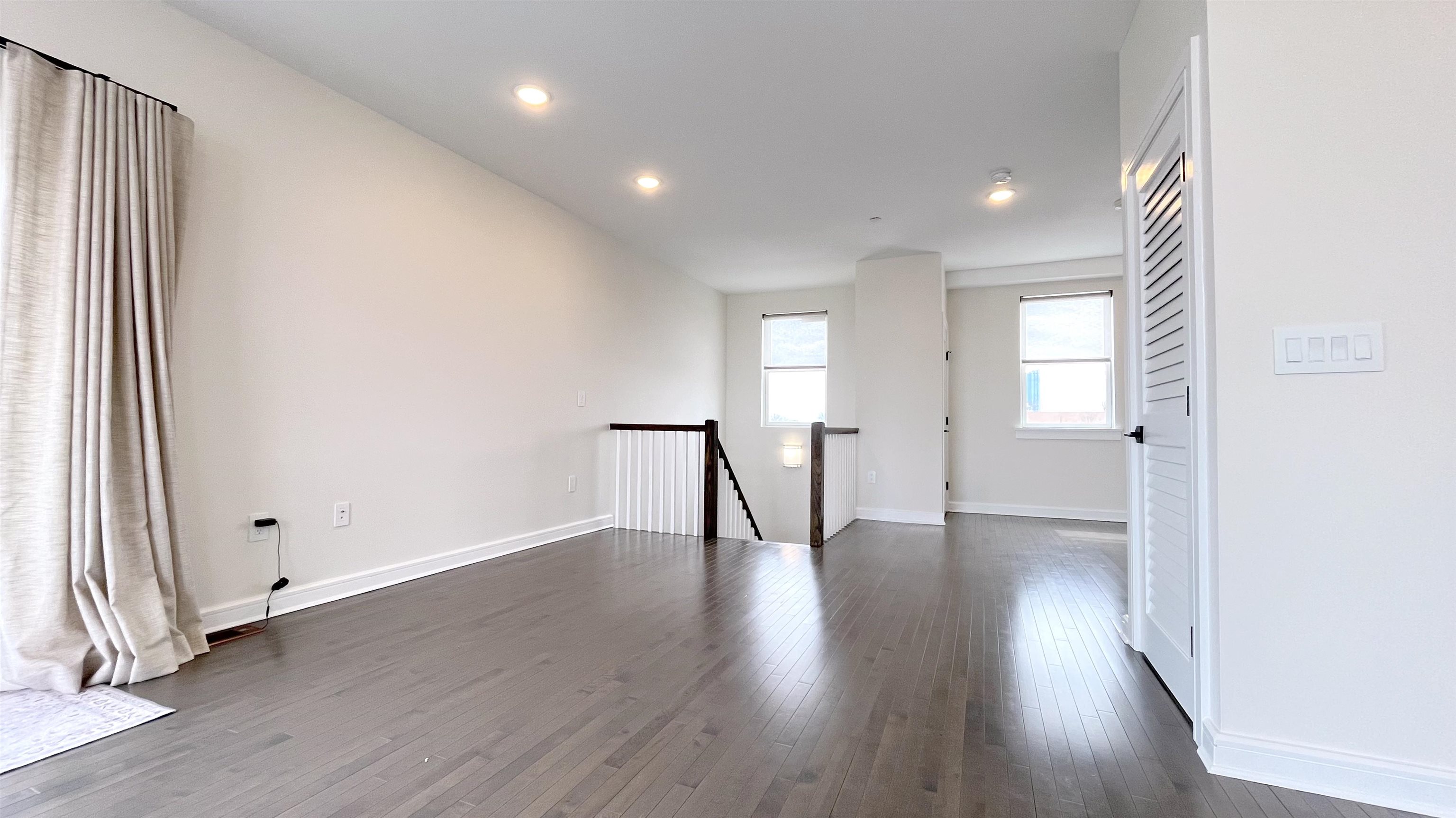 974 SUMMIT AVE Unit: 406