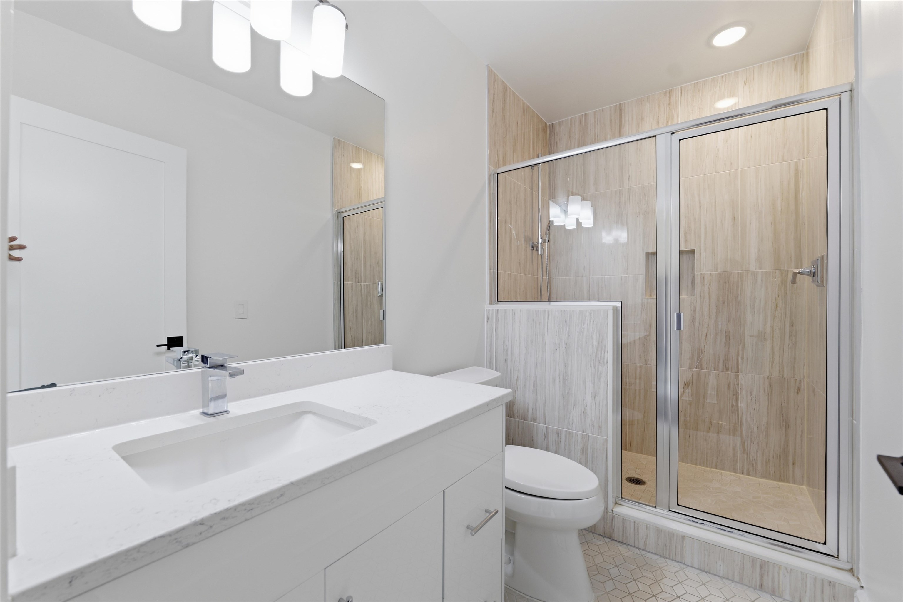 974 SUMMIT AVE Unit: 406
