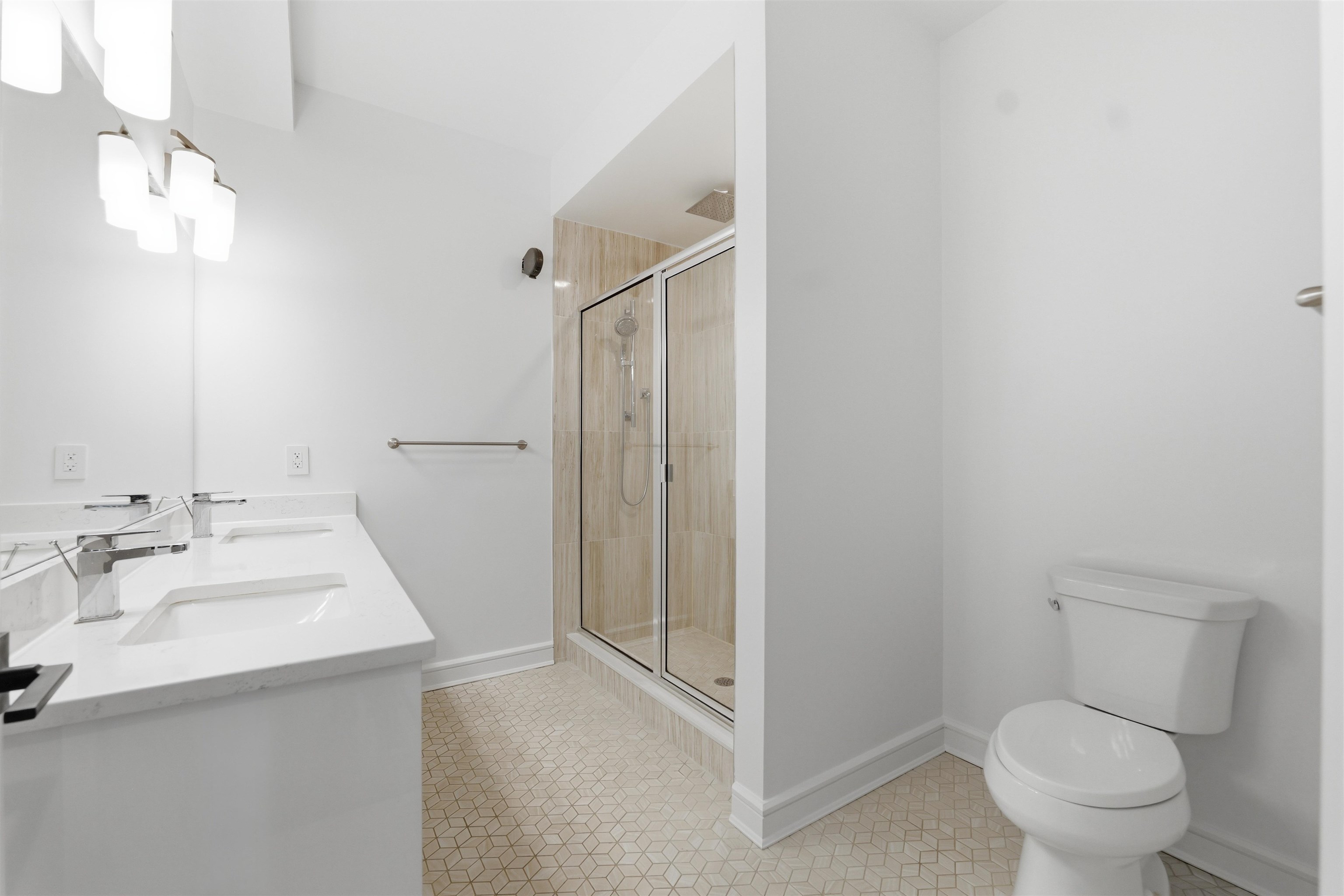 974 SUMMIT AVE Unit: 406
