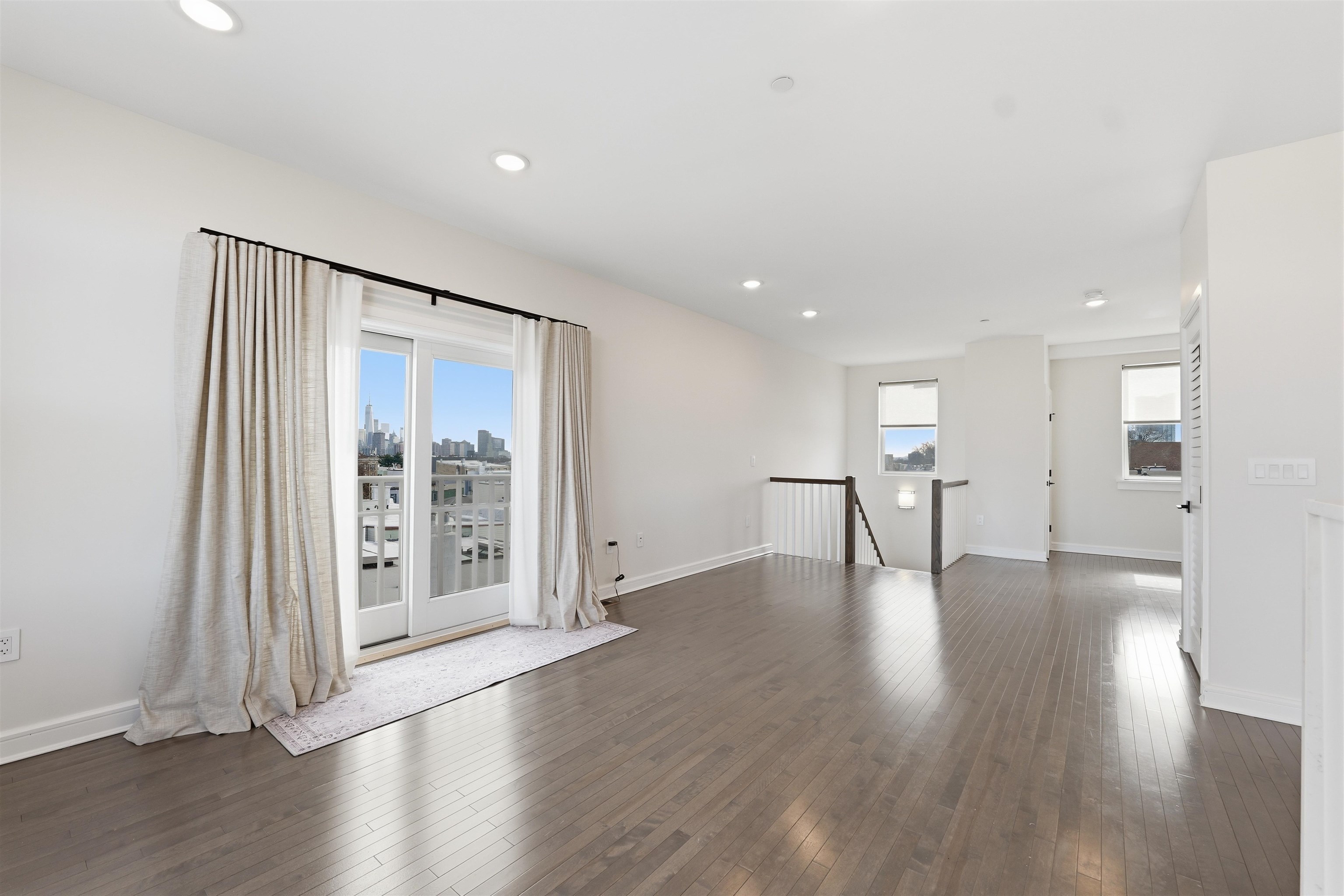 974 SUMMIT AVE Unit: 406