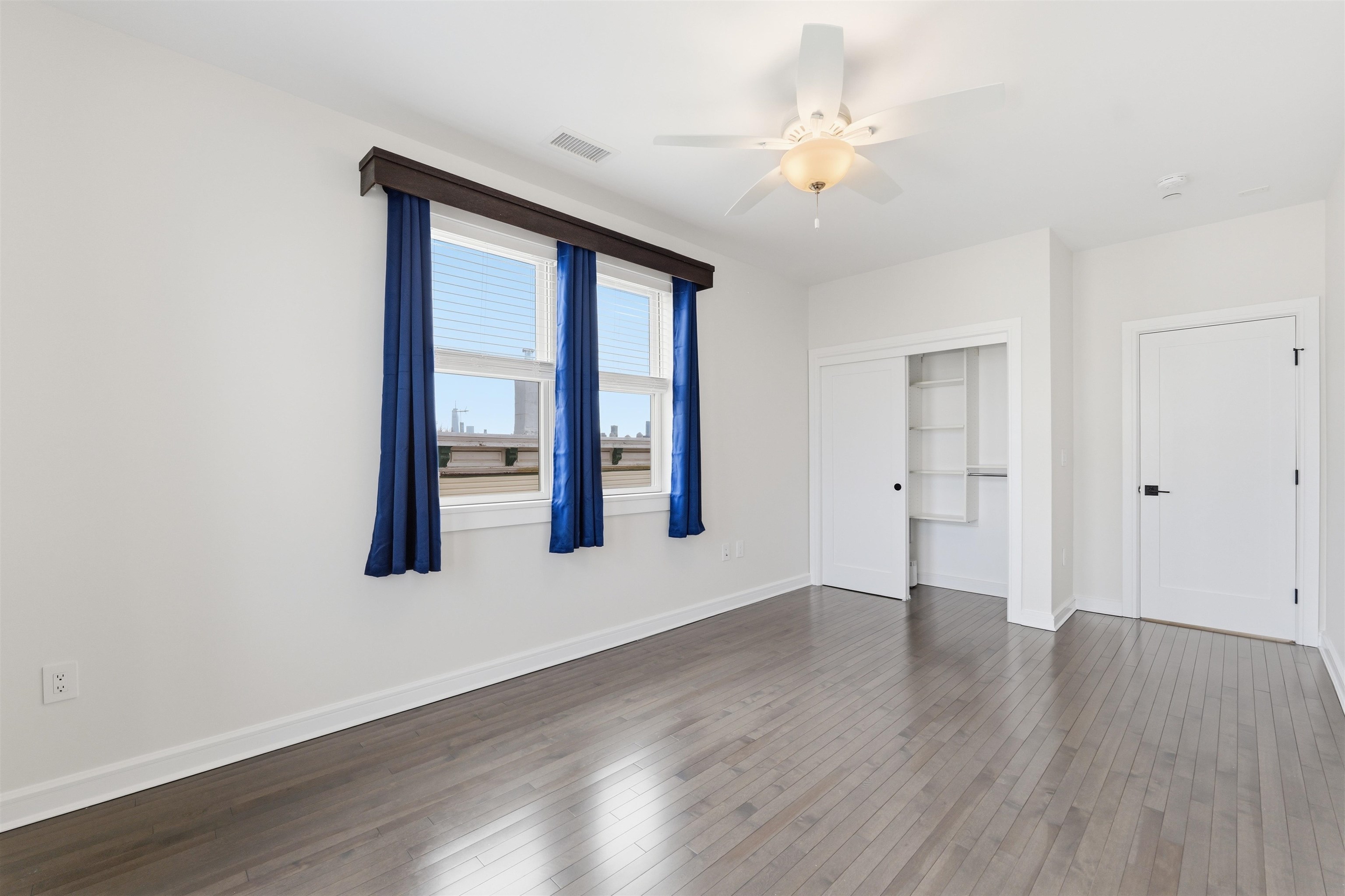 974 SUMMIT AVE Unit: 406