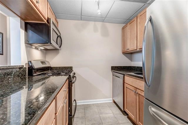 186 WAYNE ST Unit: 320