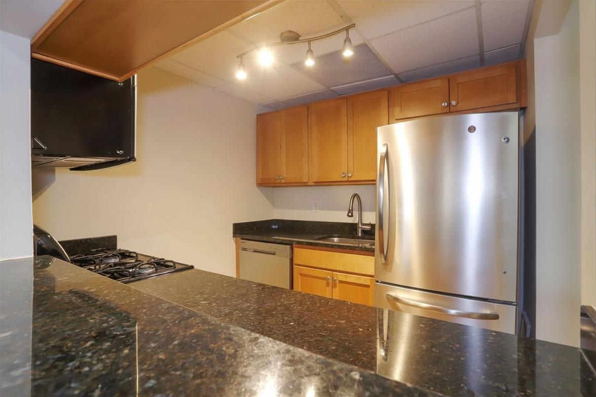 186 WAYNE ST Unit: 320