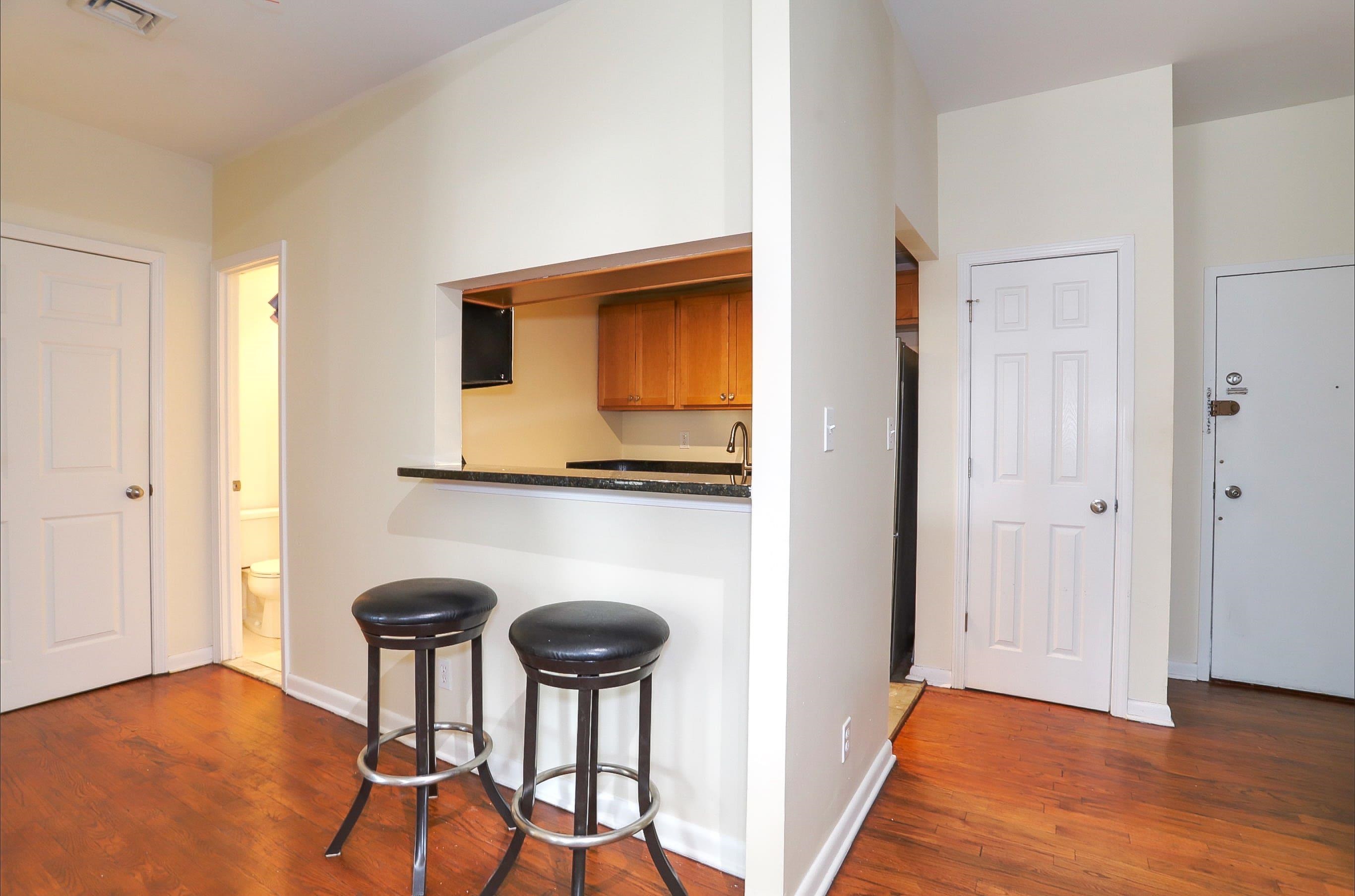 186 WAYNE ST Unit: 320