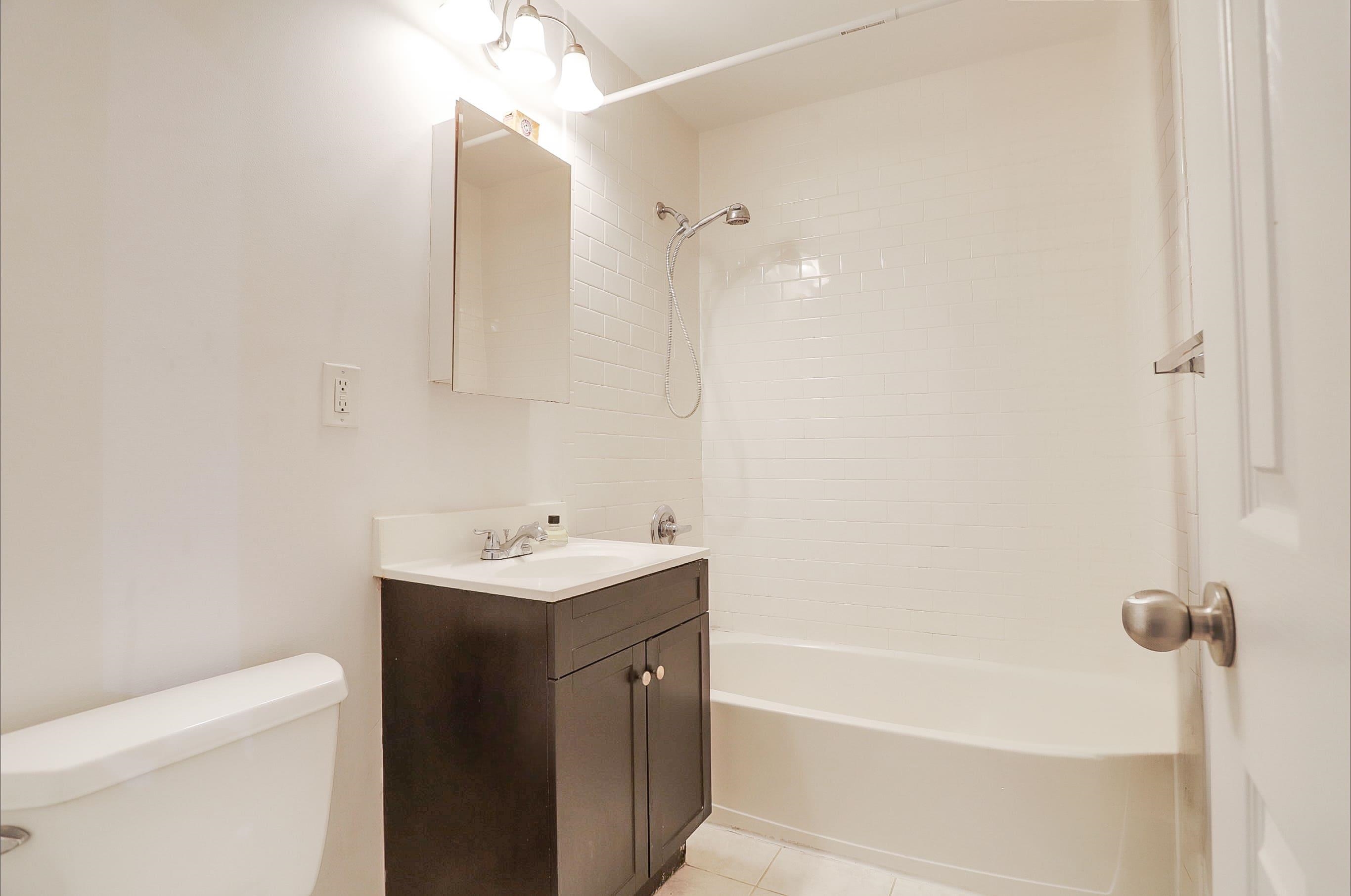 186 WAYNE ST Unit: 320