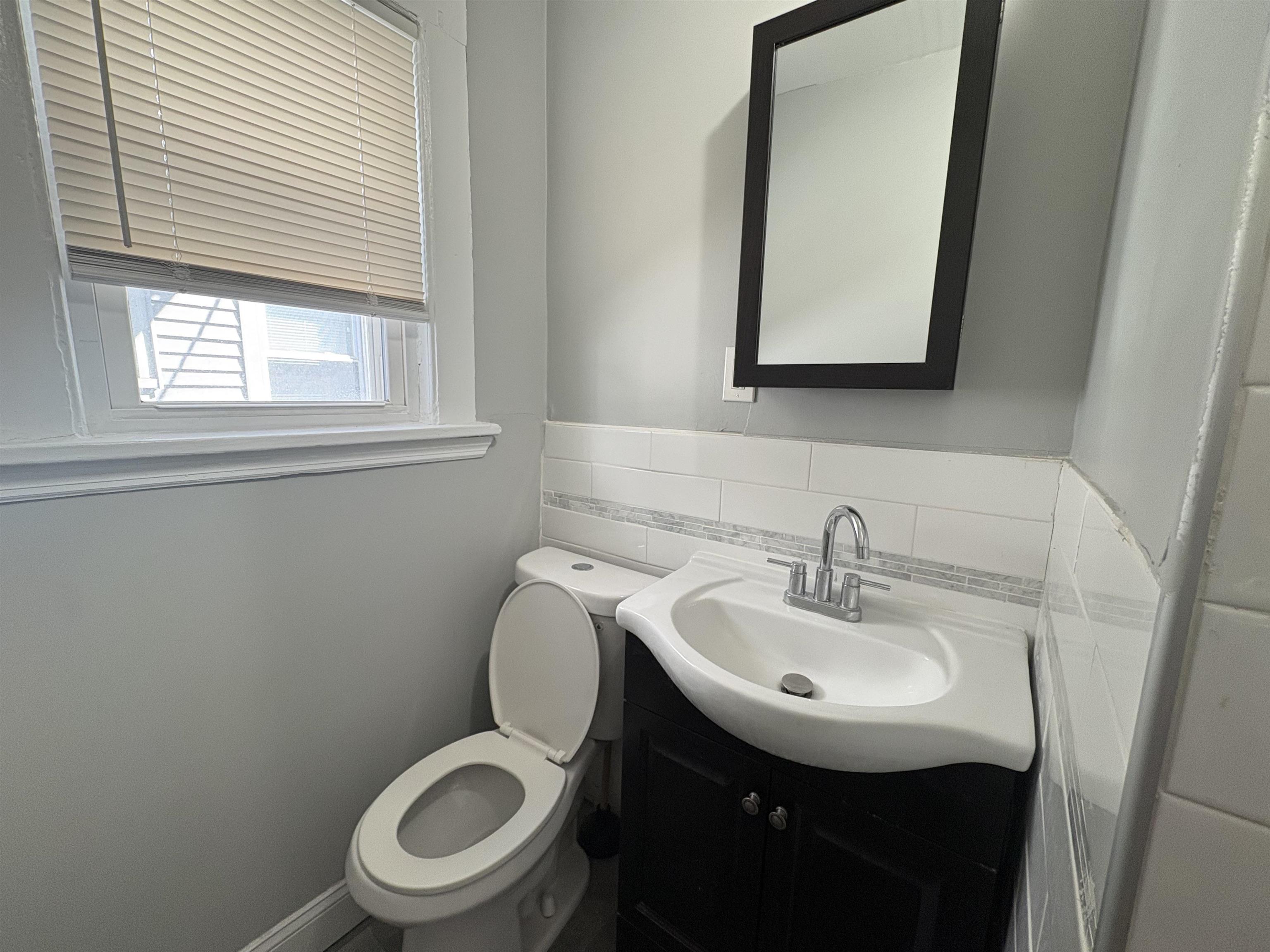 762 FOREST ST Unit: 1