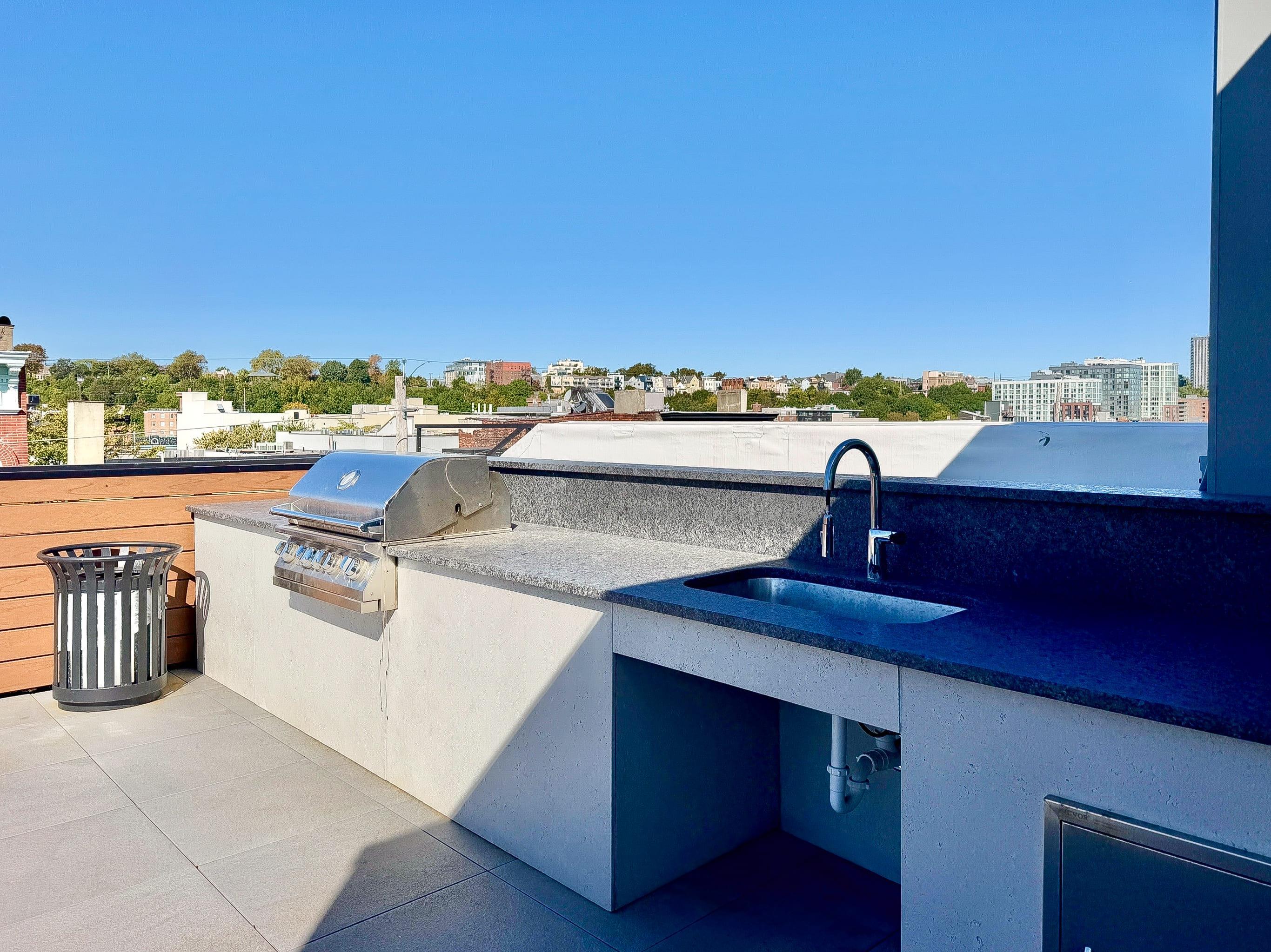 303 MADISON ST Unit: 301