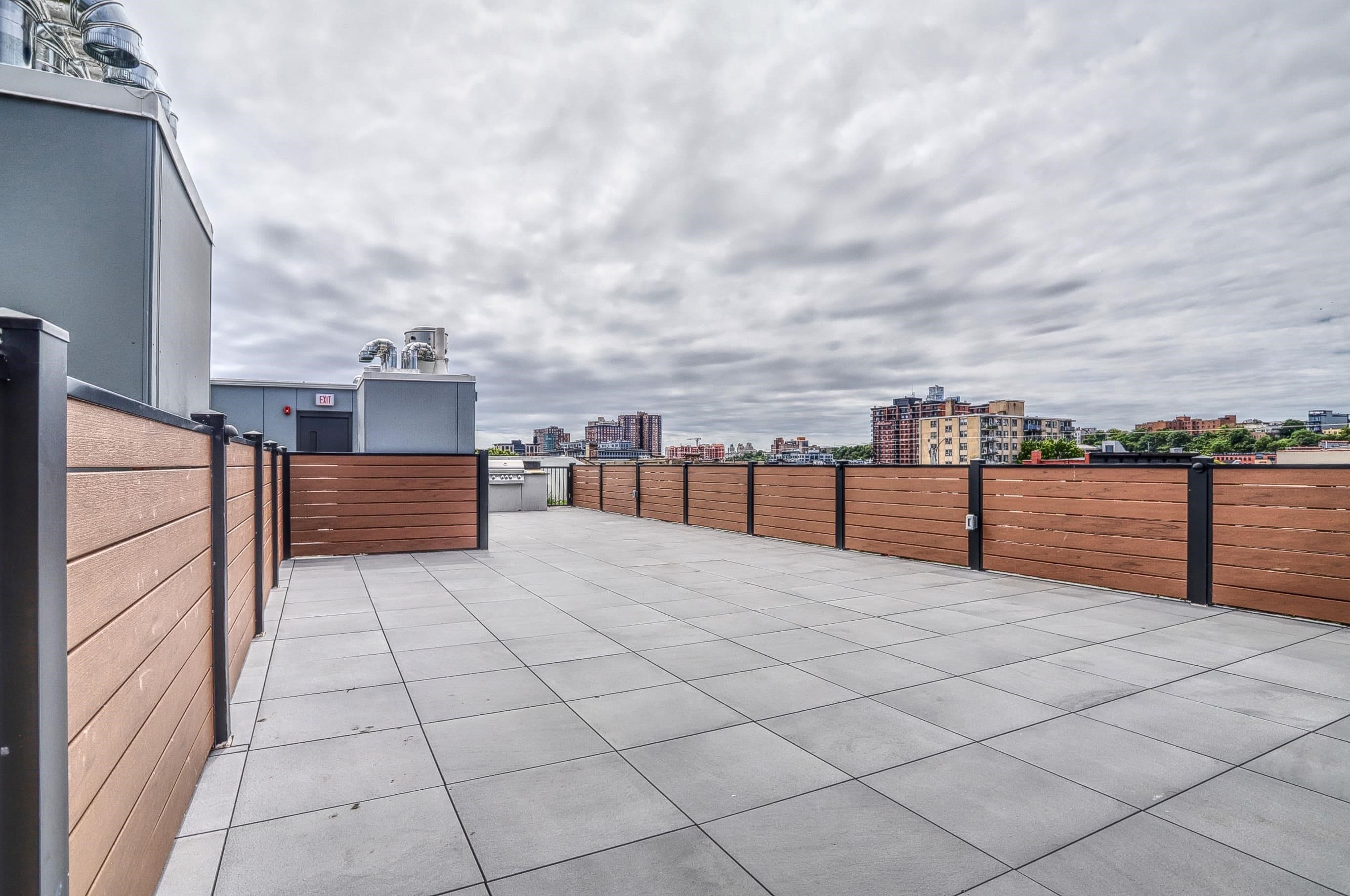 303 MADISON ST Unit: 301