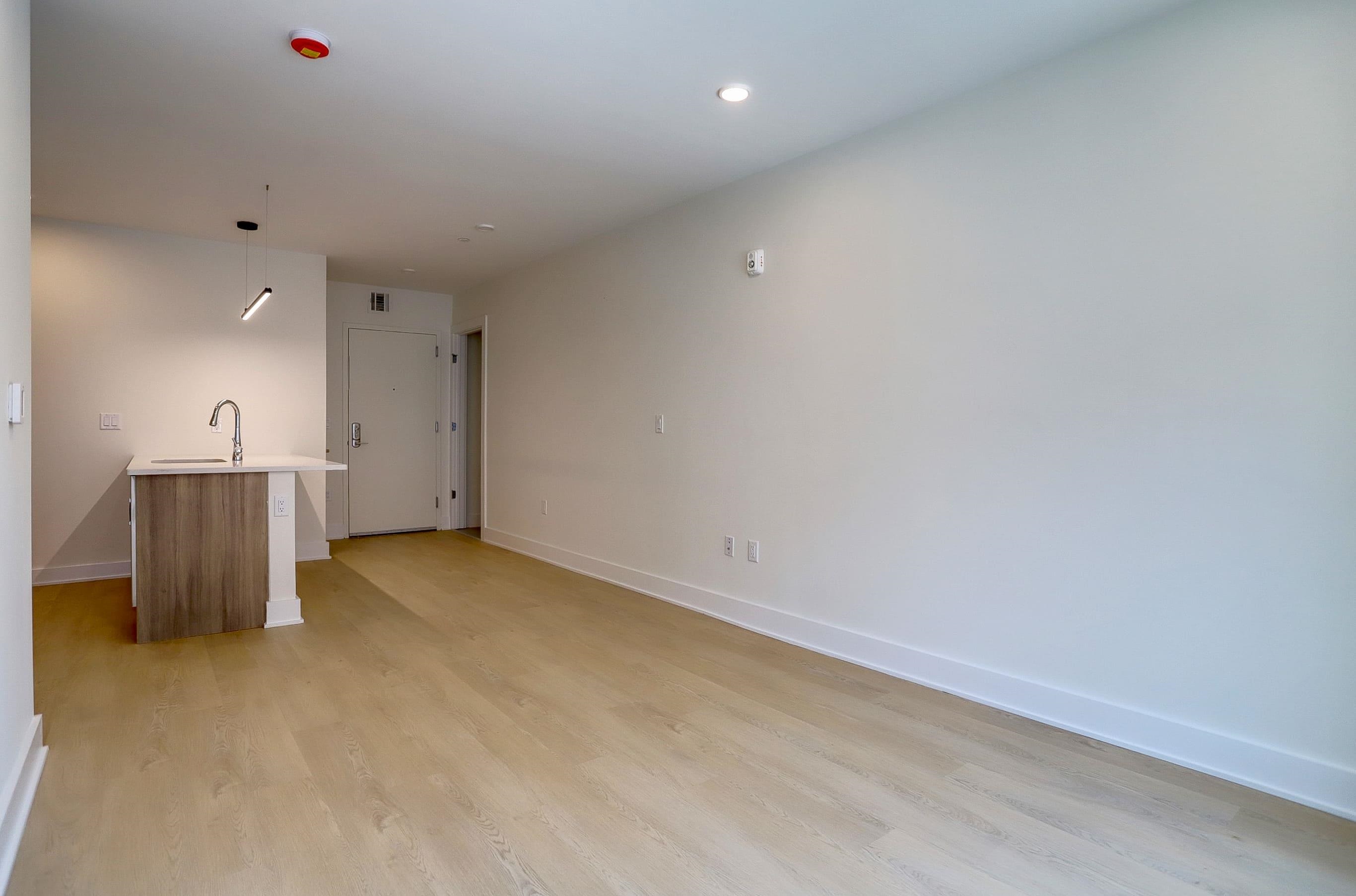 303 MADISON ST Unit: 301