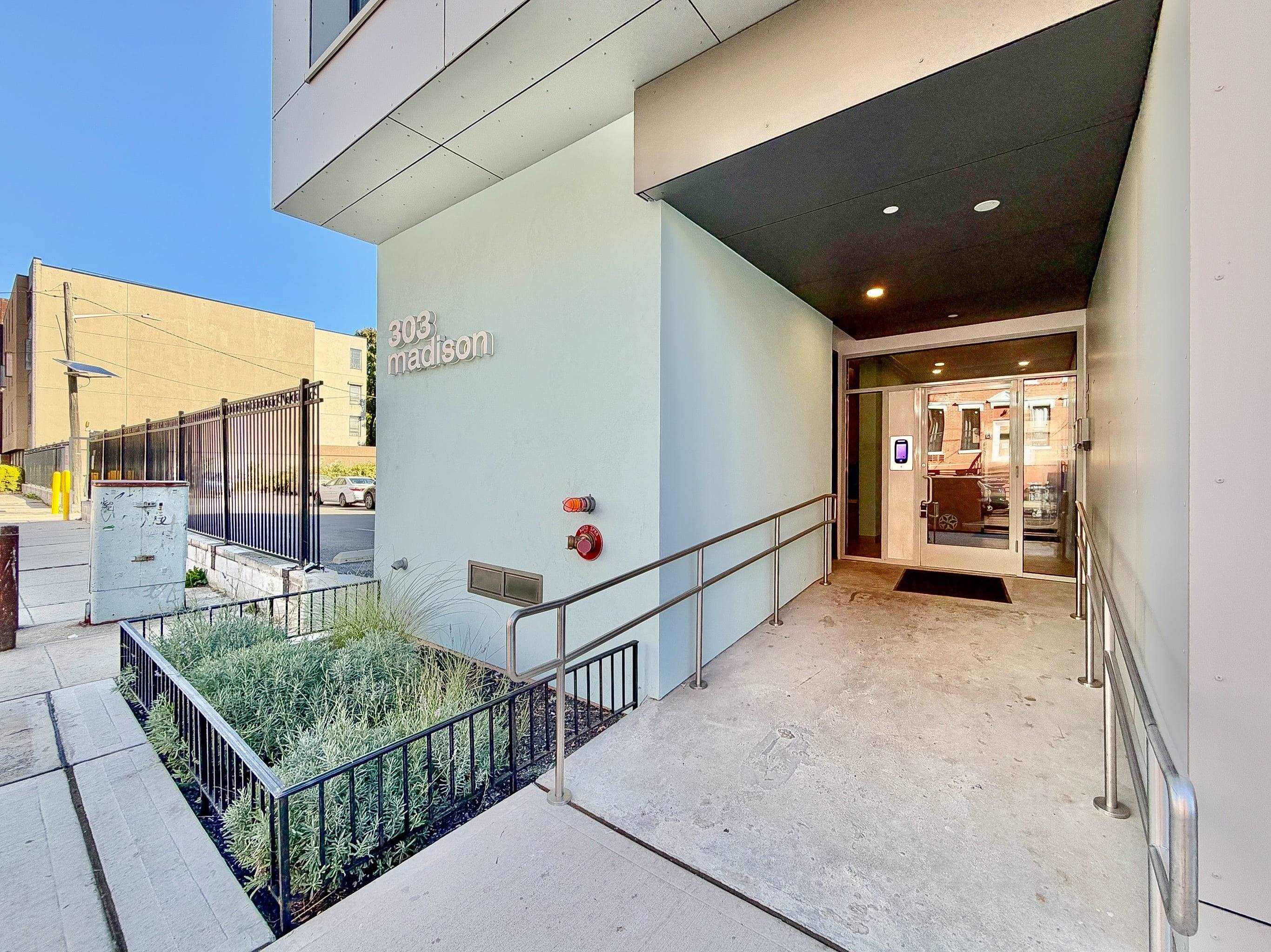 303 MADISON ST Unit: 301