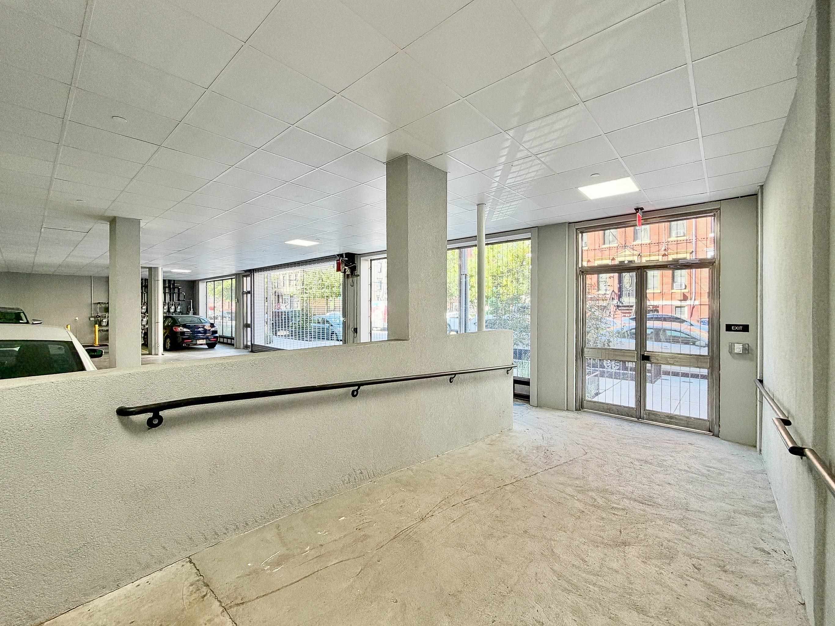 303 MADISON ST Unit: 301