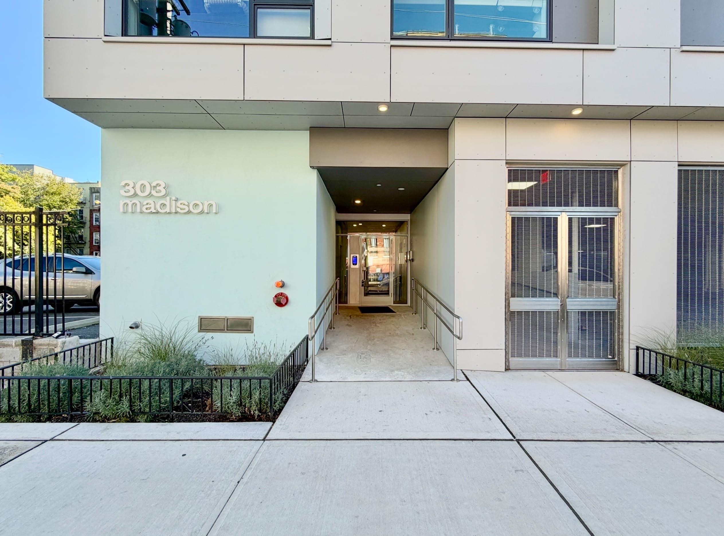 303 MADISON ST Unit: 301