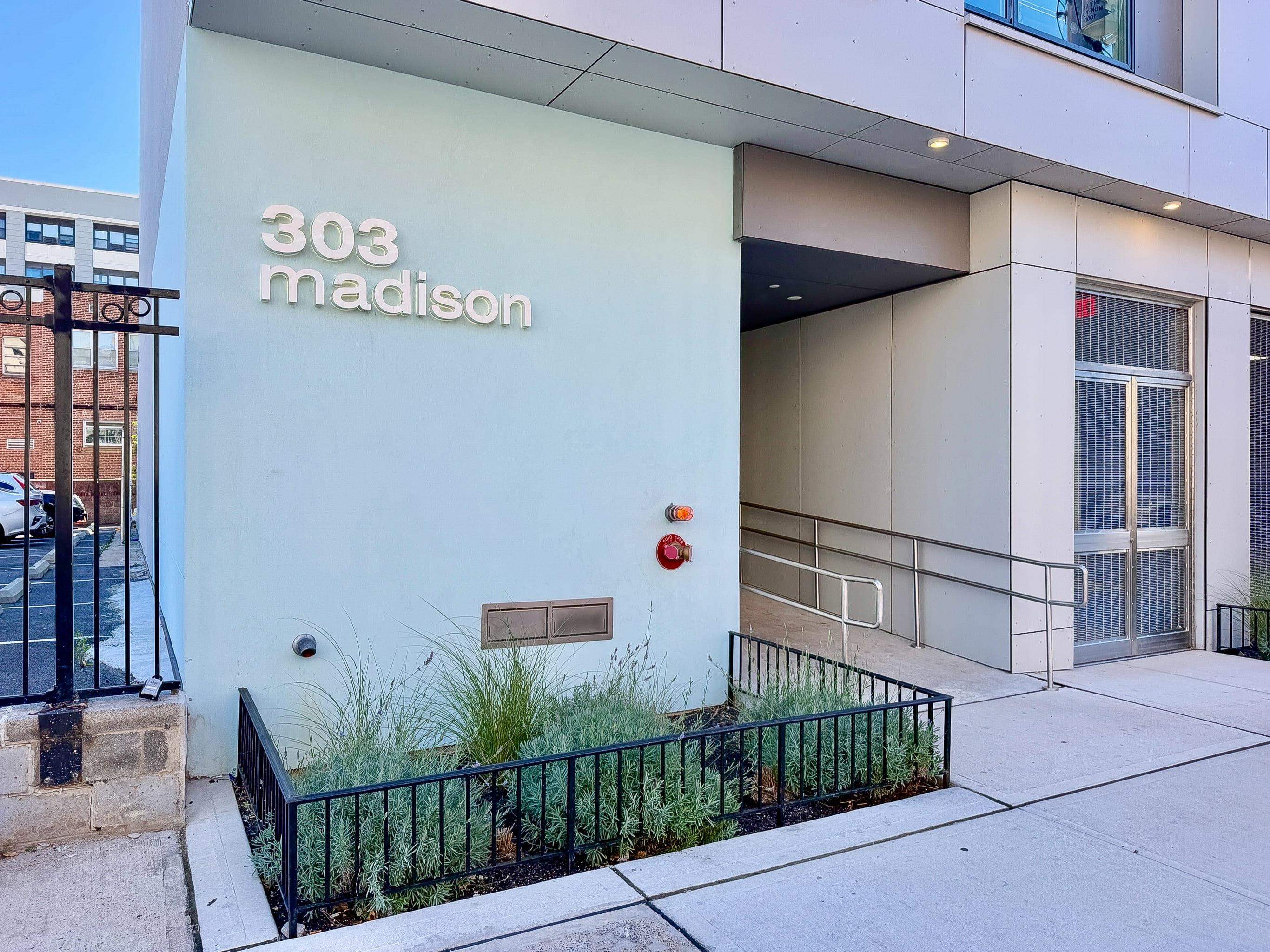 303 MADISON ST Unit: 301