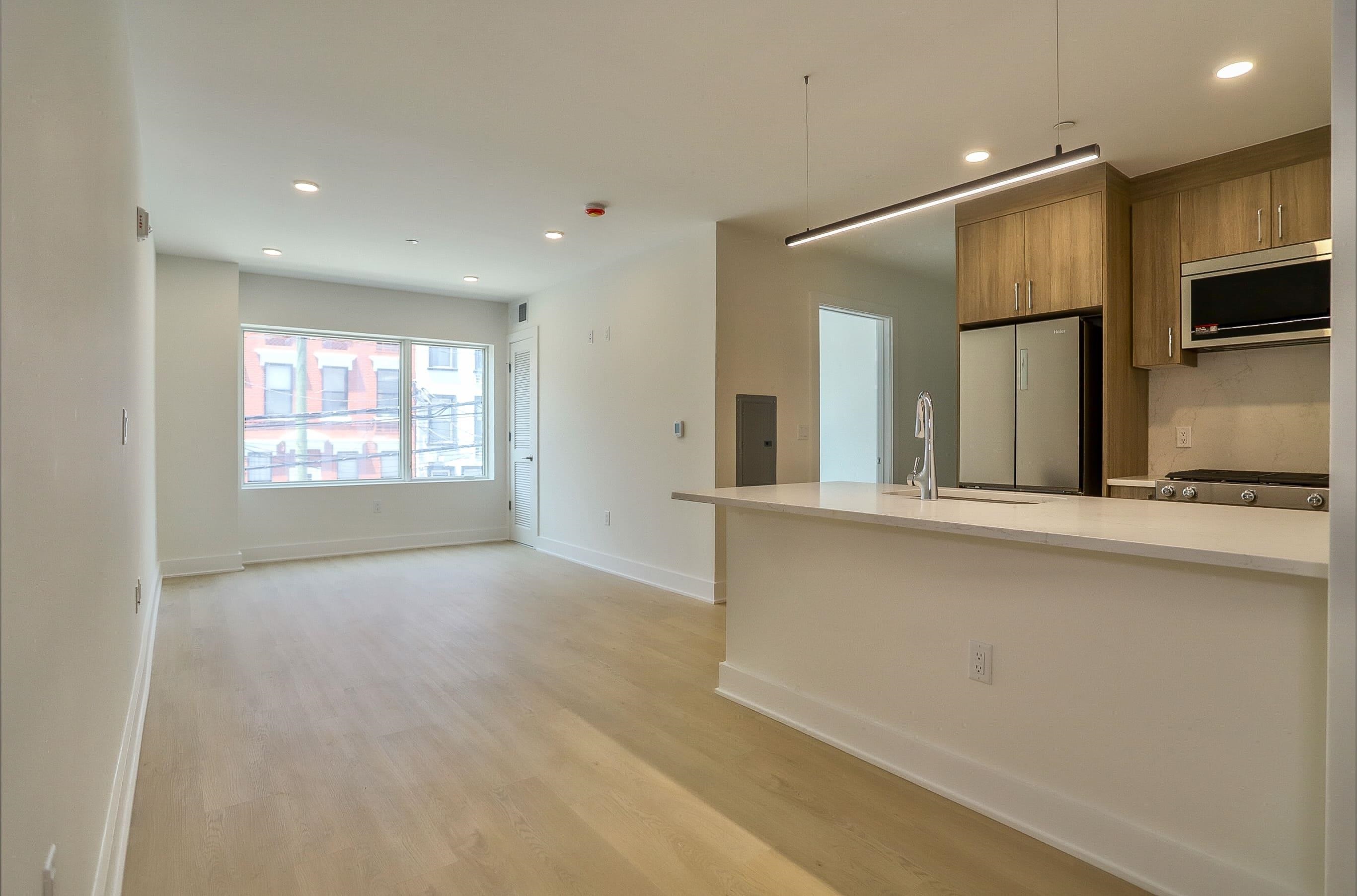 303 MADISON ST Unit: 301