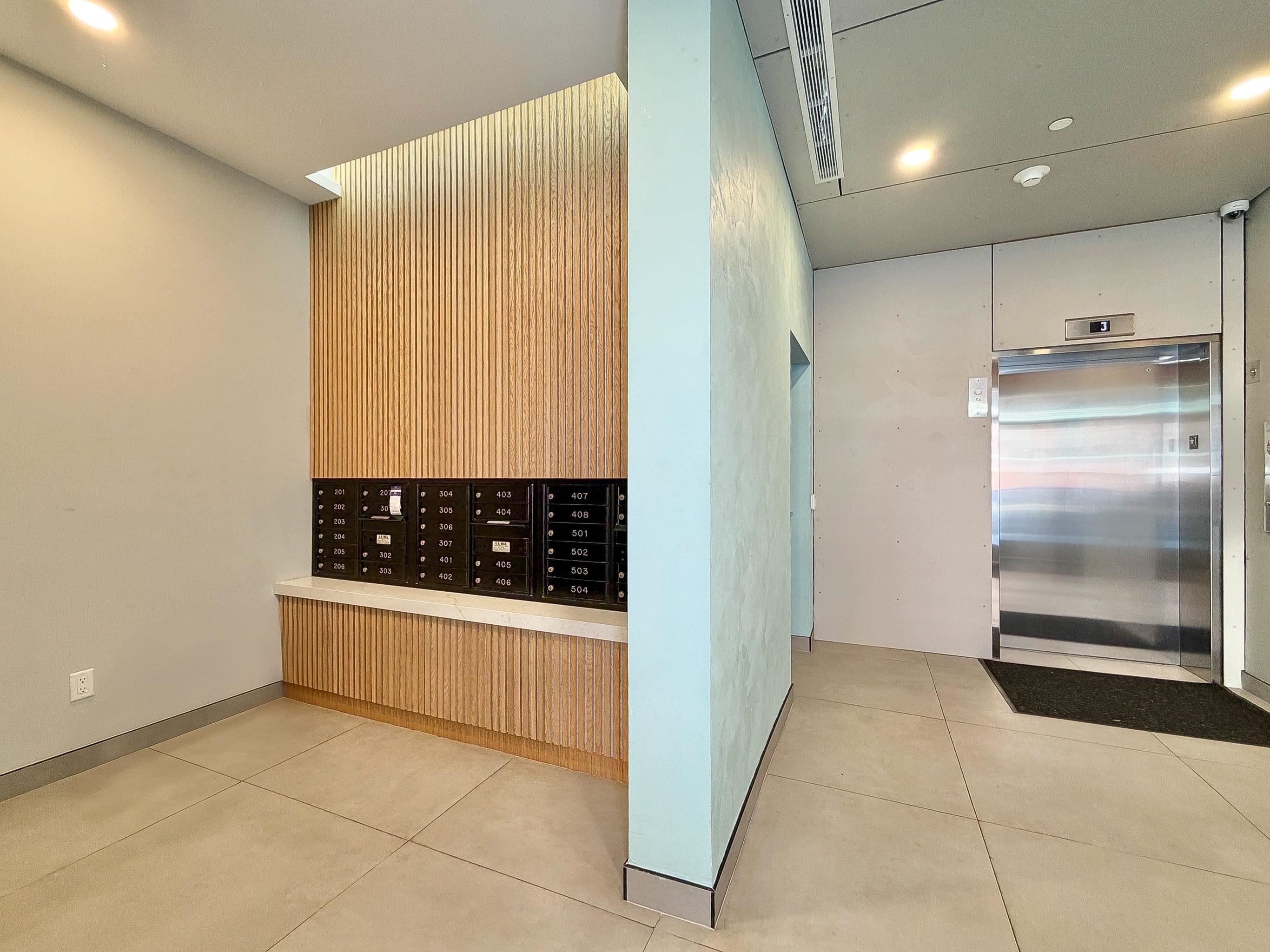 303 MADISON ST Unit: 301