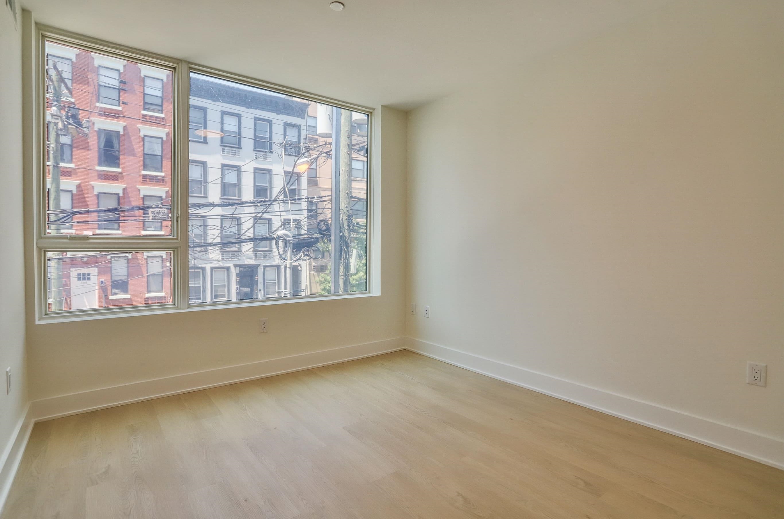 303 MADISON ST Unit: 301