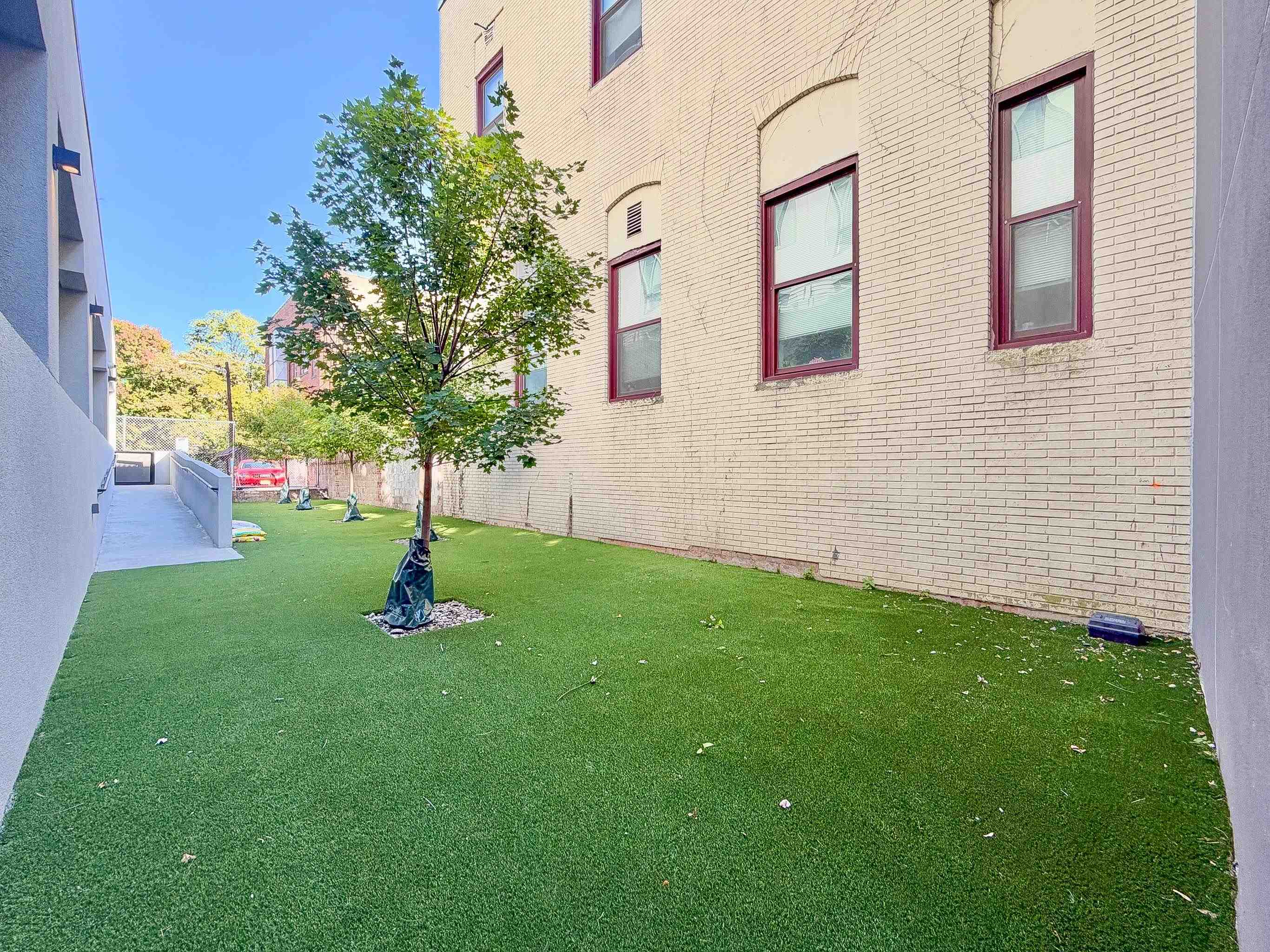 303 MADISON ST Unit: 301