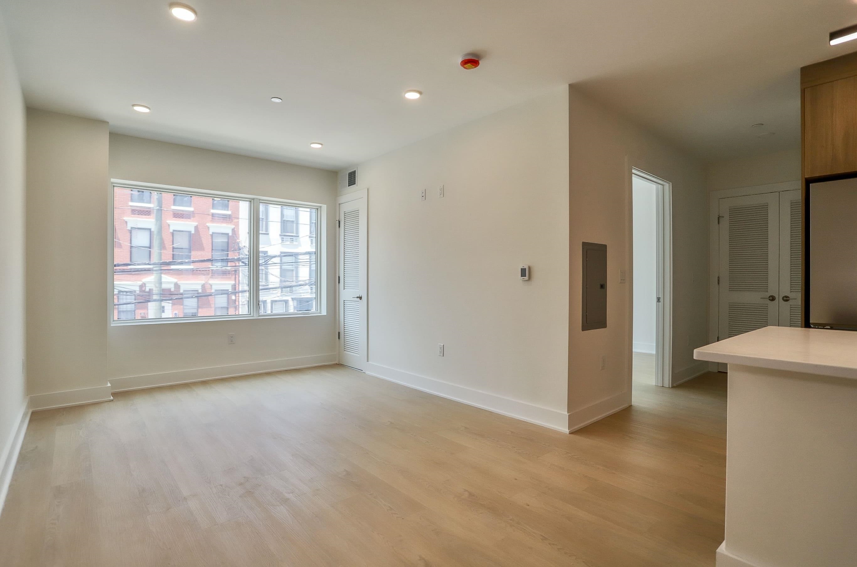 303 MADISON ST Unit: 301