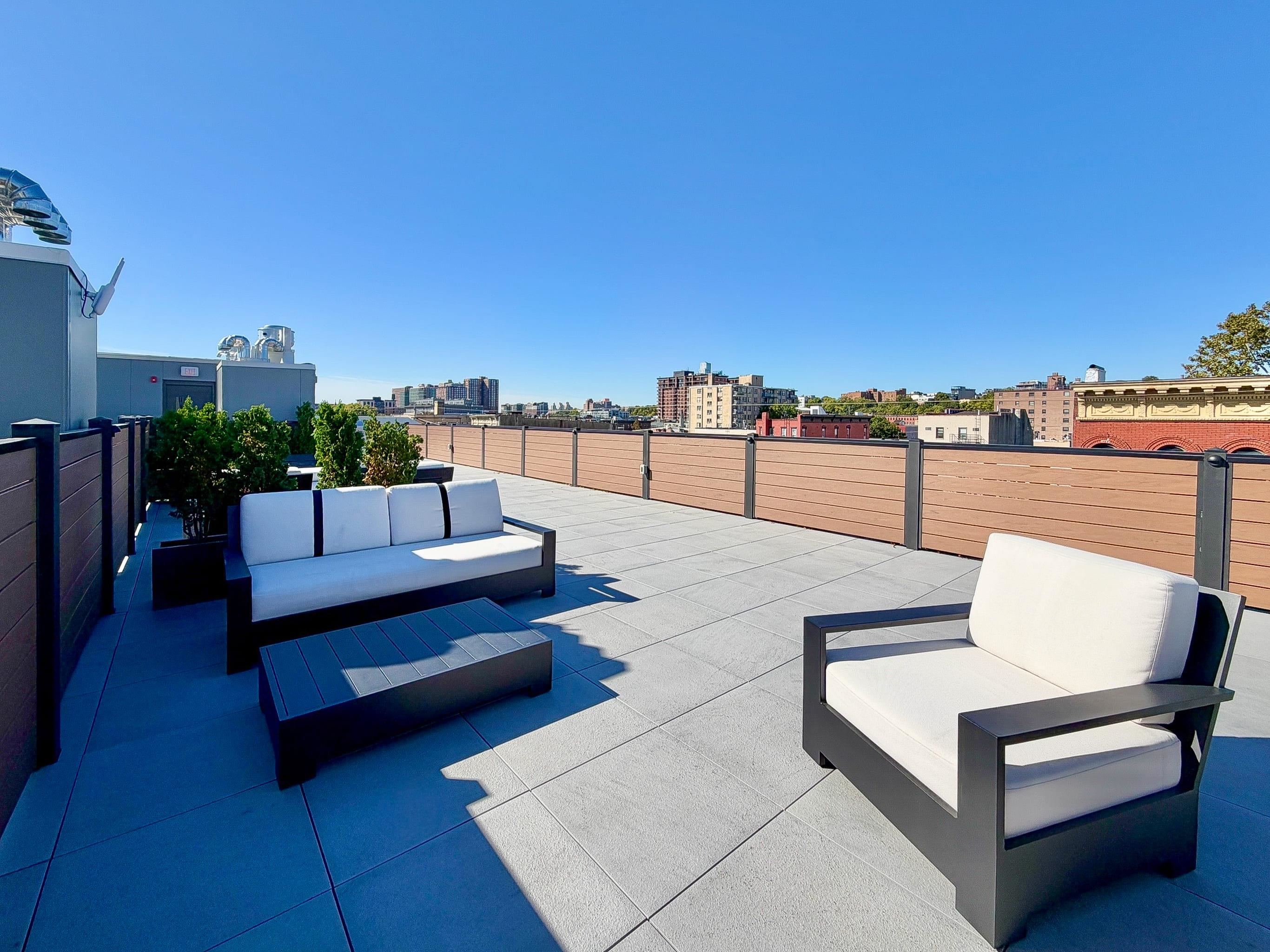 303 MADISON ST Unit: 301