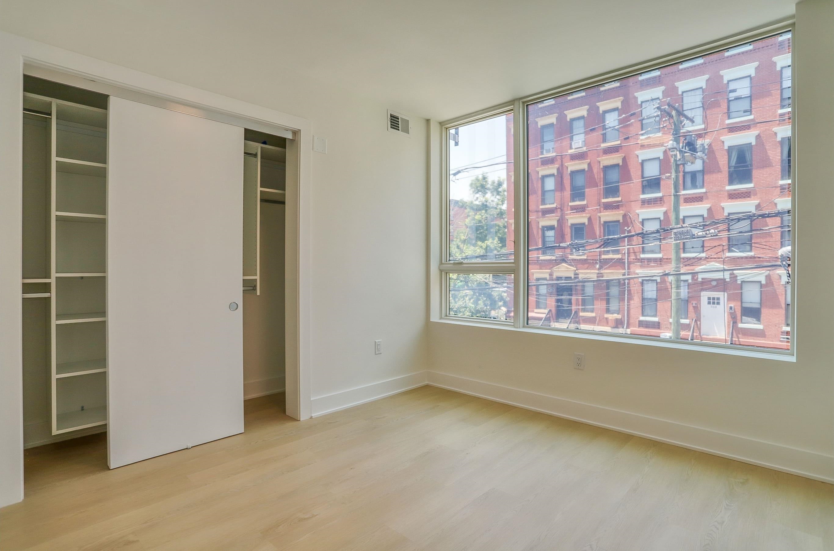 303 MADISON ST Unit: 301