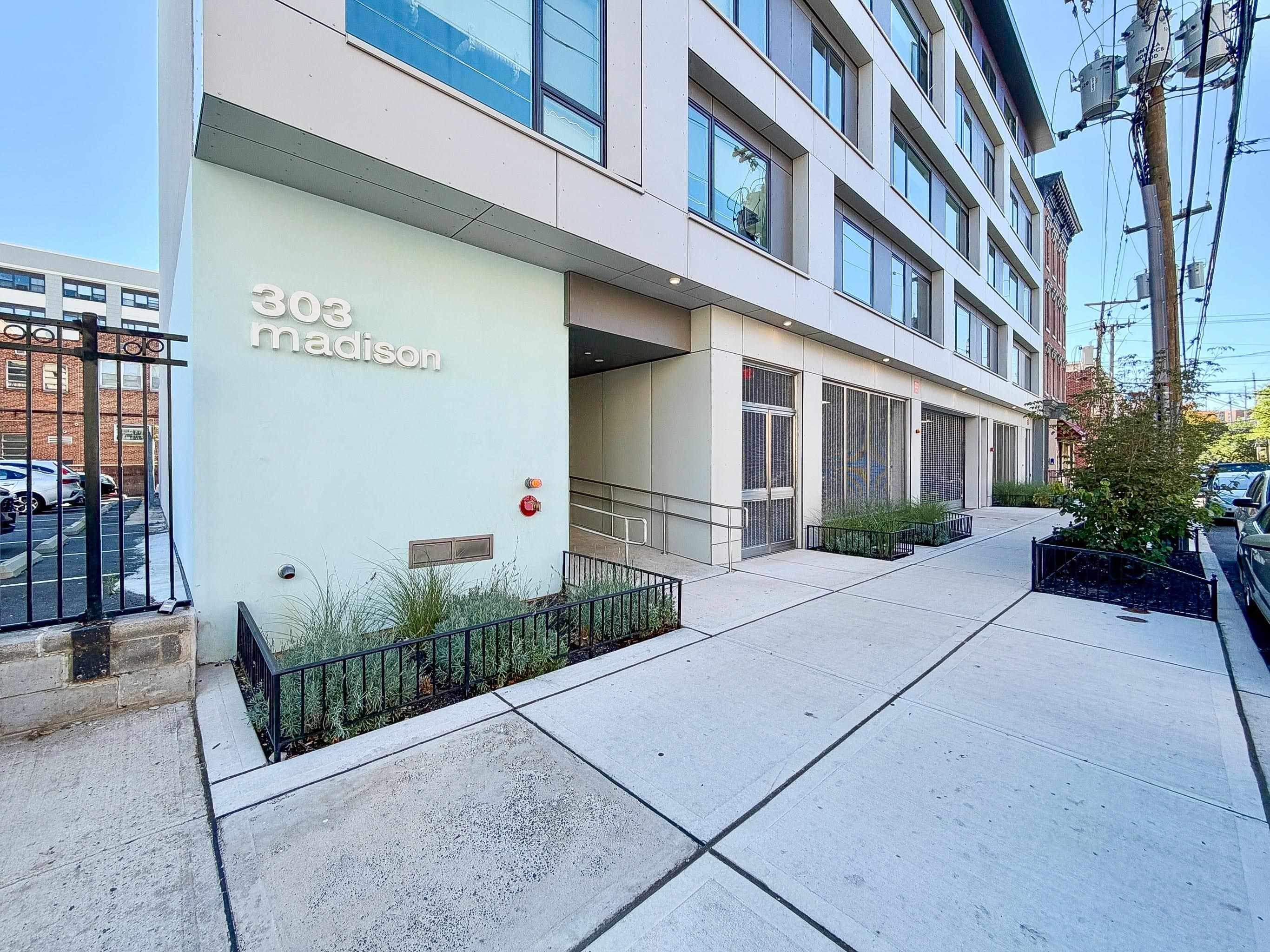 303 MADISON ST Unit: 301
