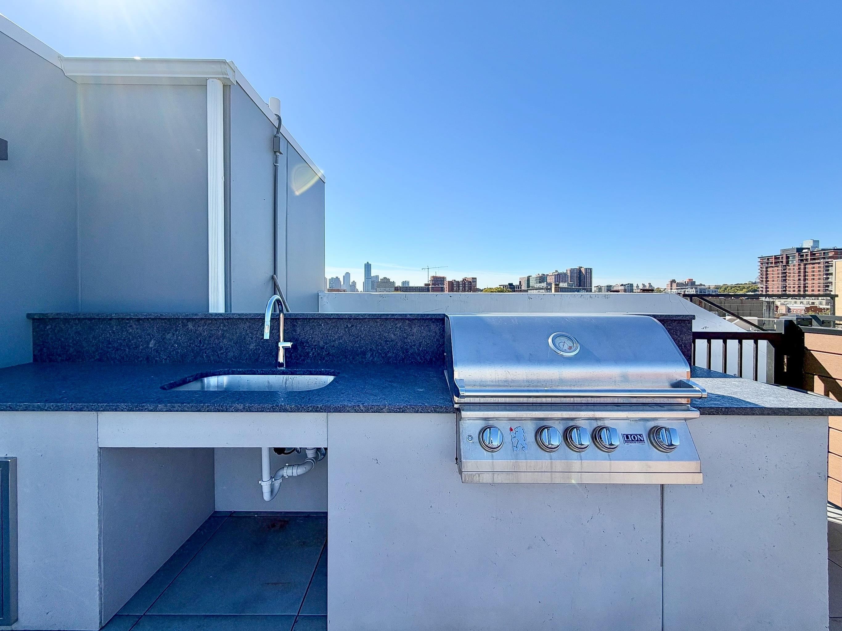 303 MADISON ST Unit: 301