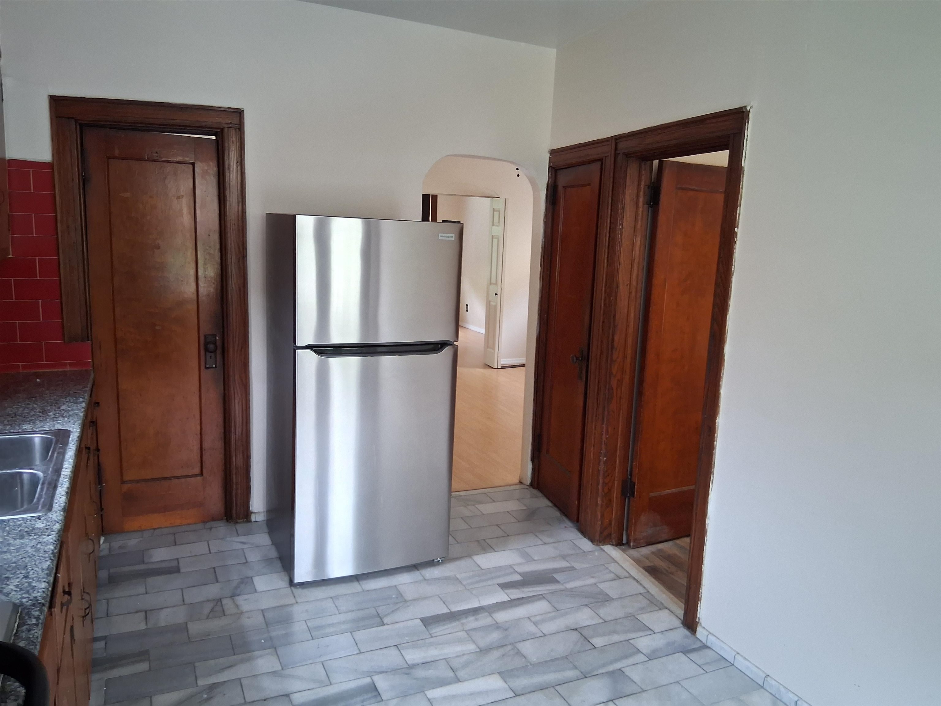 182 TERRACE AVE Unit: 2