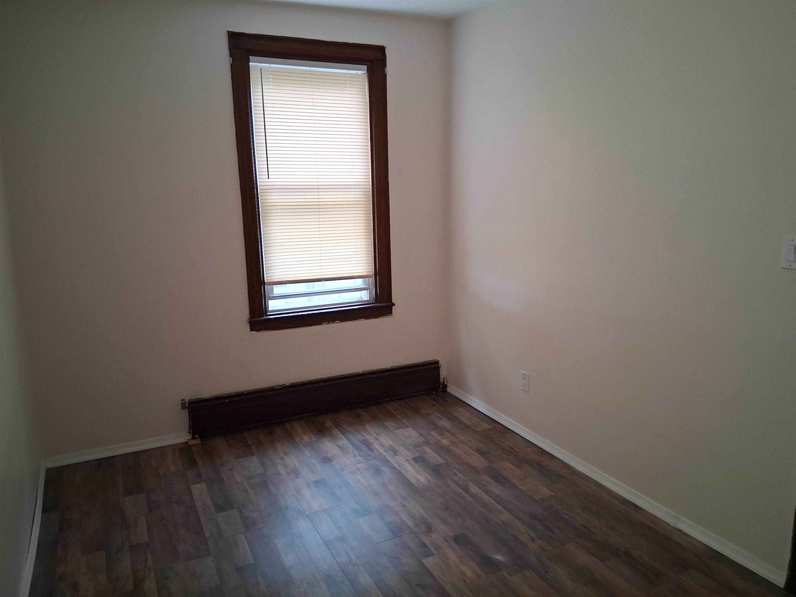 182 TERRACE AVE Unit: 2