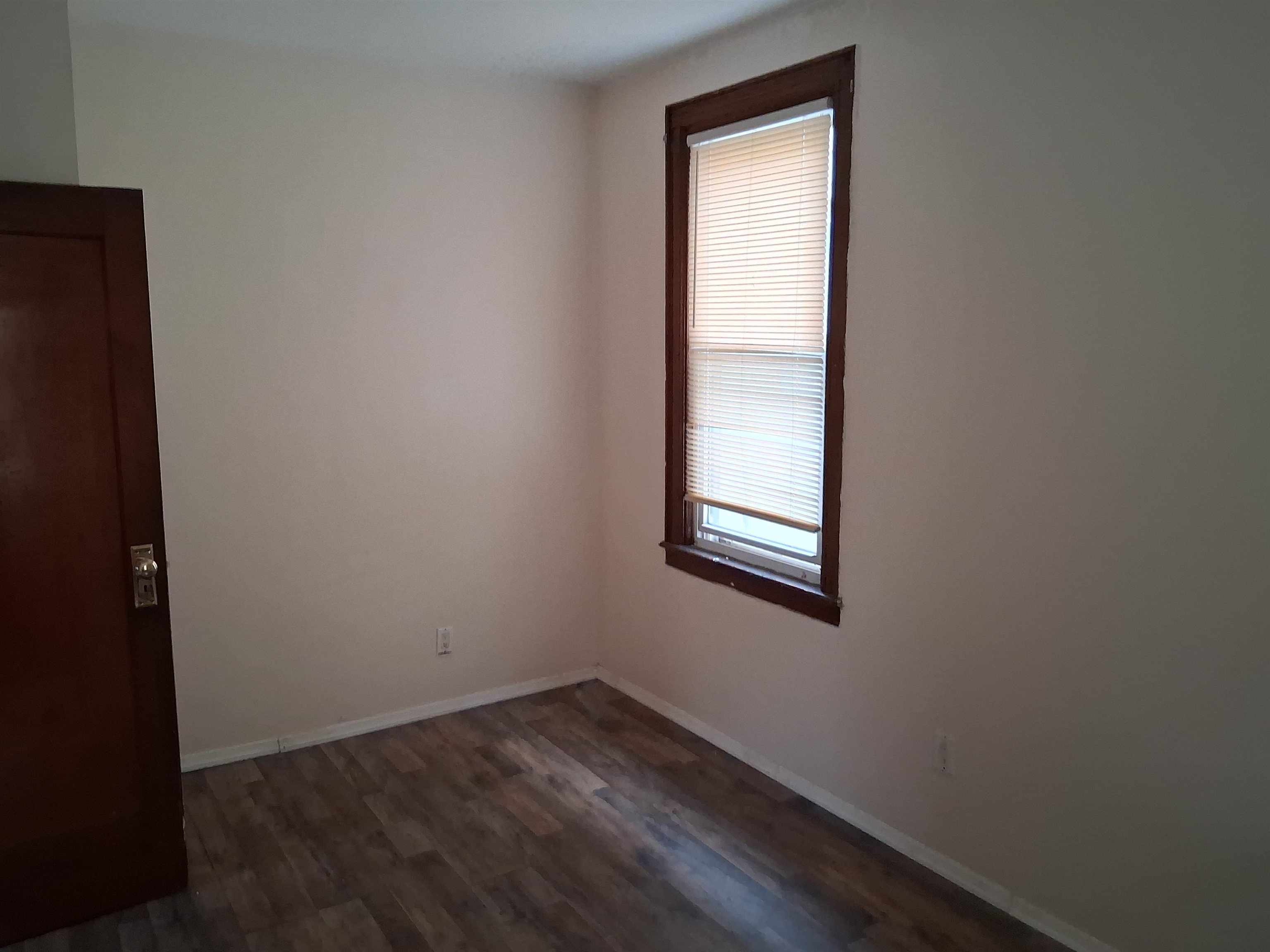 182 TERRACE AVE Unit: 2
