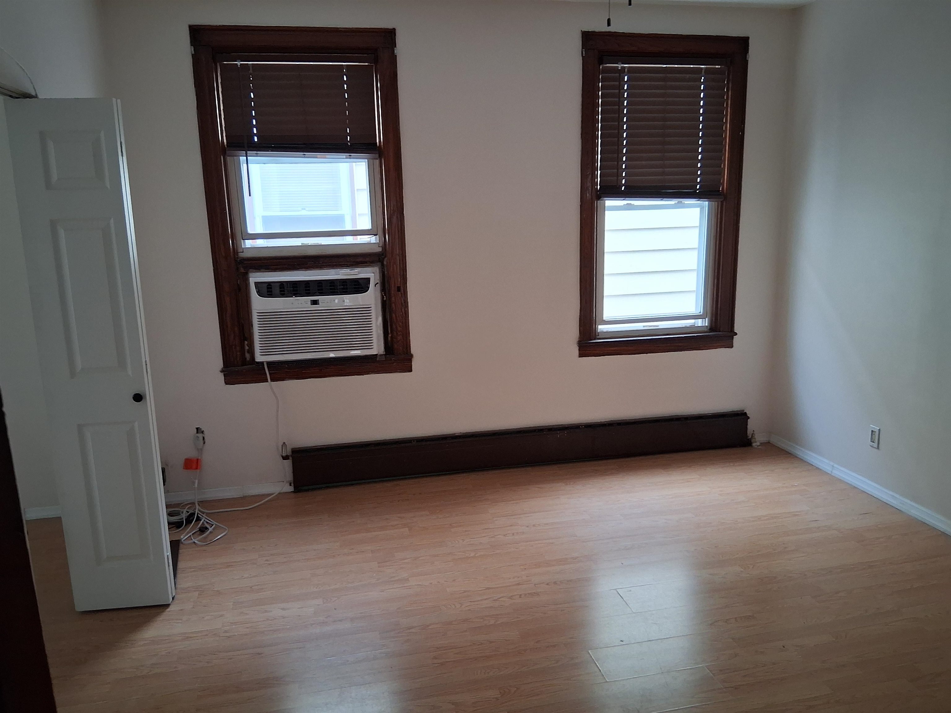 182 TERRACE AVE Unit: 2