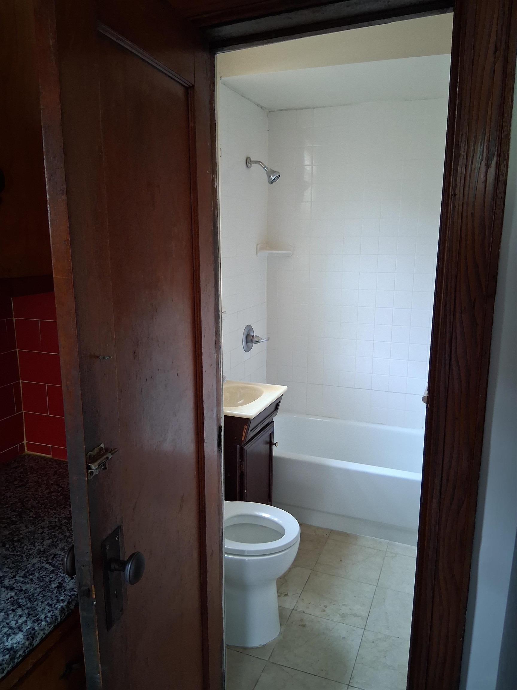 182 TERRACE AVE Unit: 2