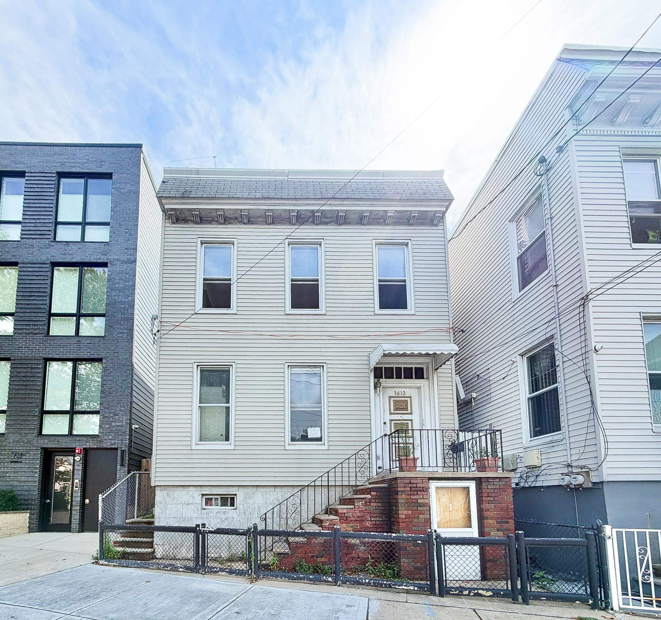 3612 KENNEDY BLVD Unit: 2
