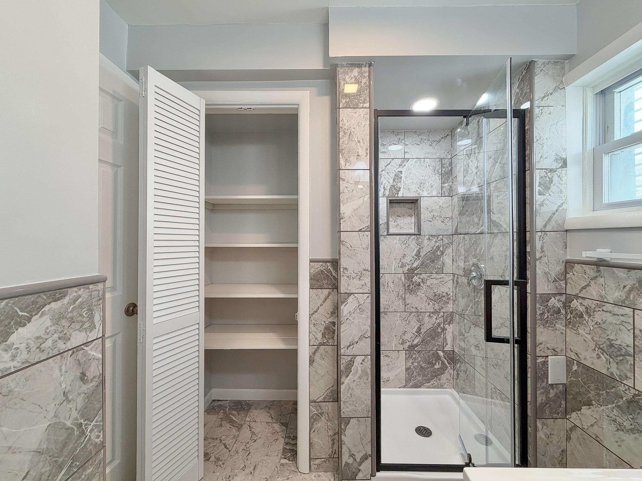 42 GREENVILLE AVE Unit: 2