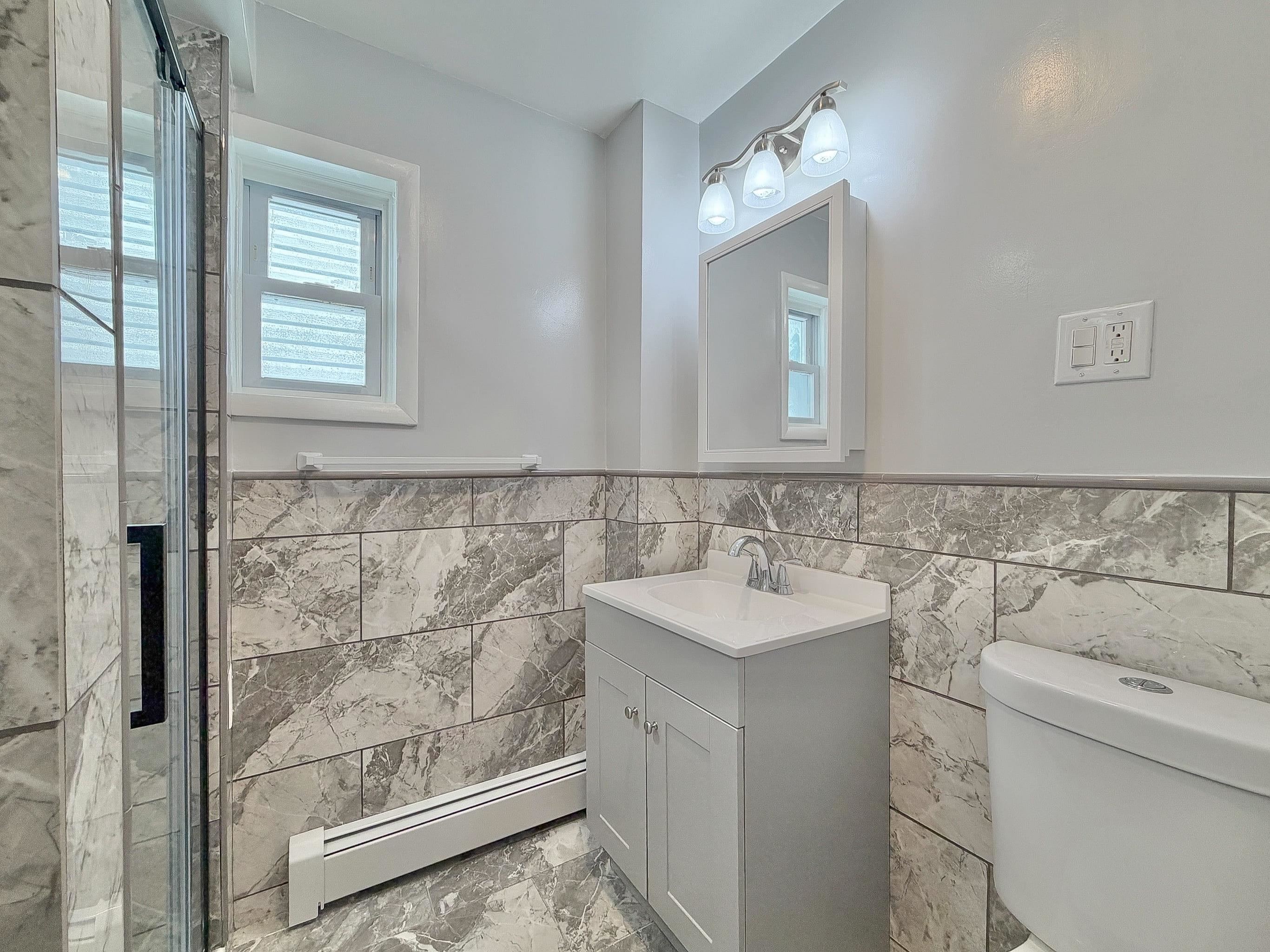 42 GREENVILLE AVE Unit: 2