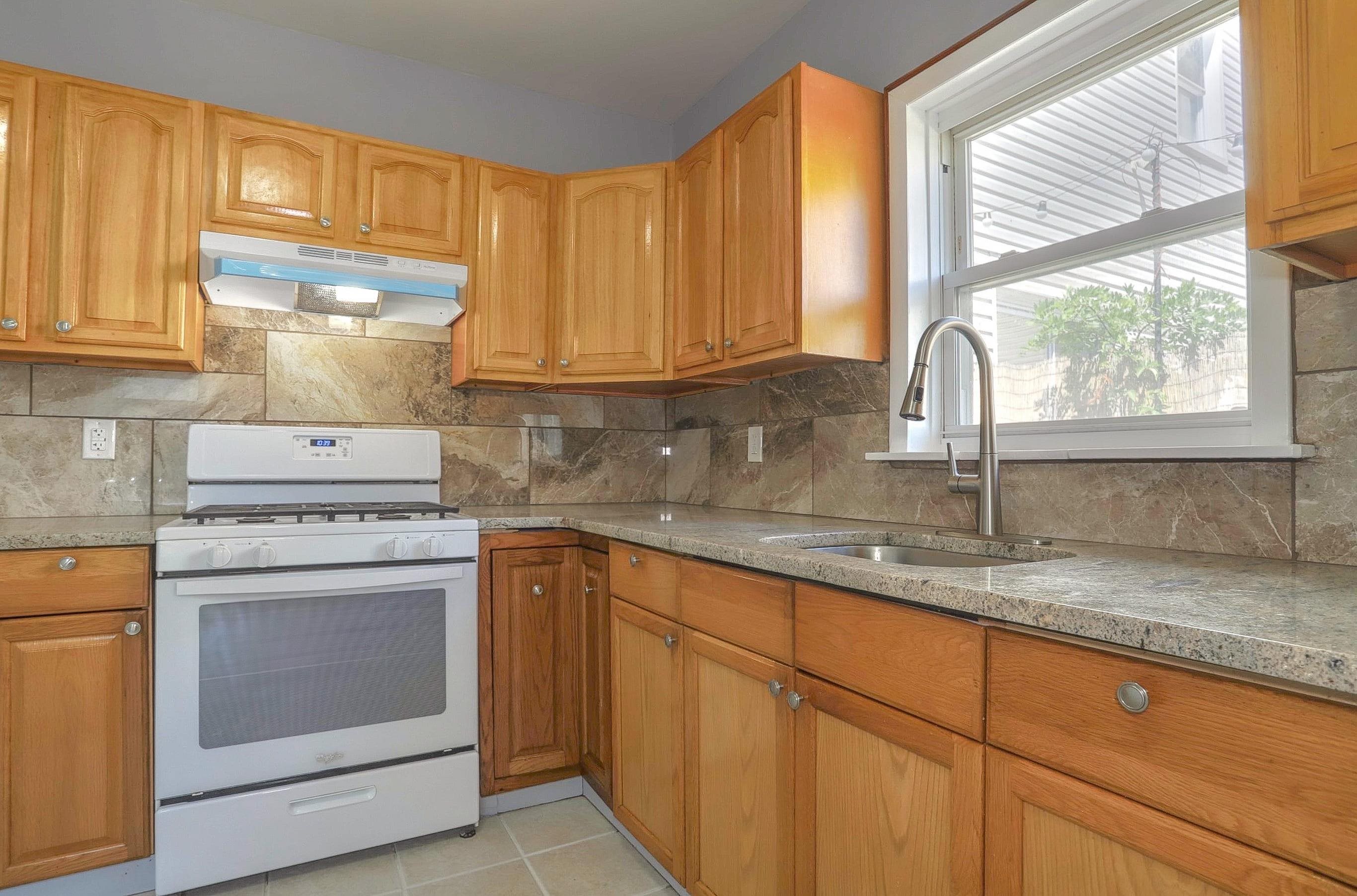 42 GREENVILLE AVE Unit: 2
